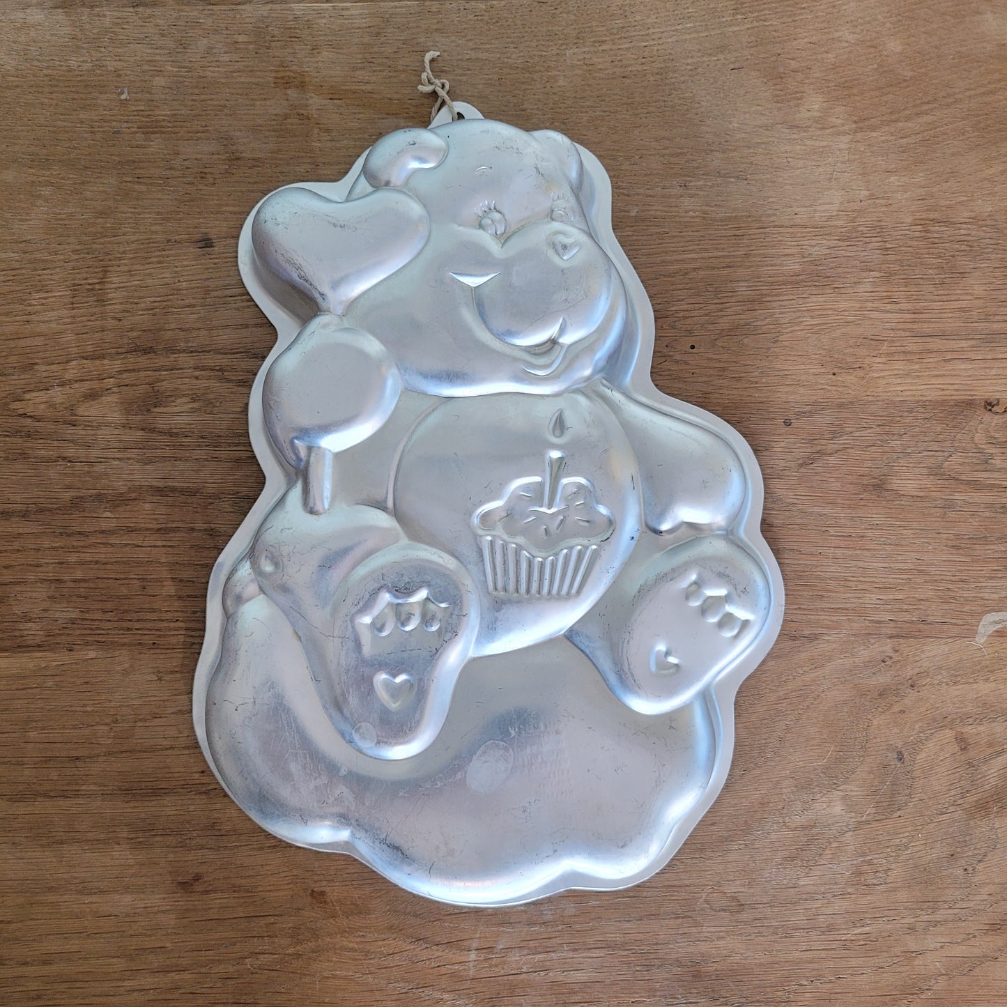 1980s Wilton character aluminum baking tins