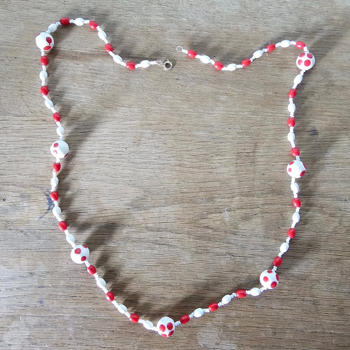 1960s red & white polka dot plastic beaded necklace