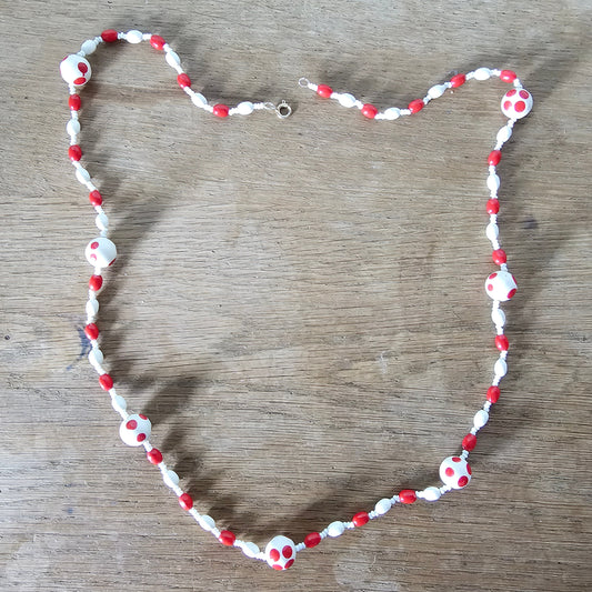 1960s red & white polka dot plastic beaded necklace