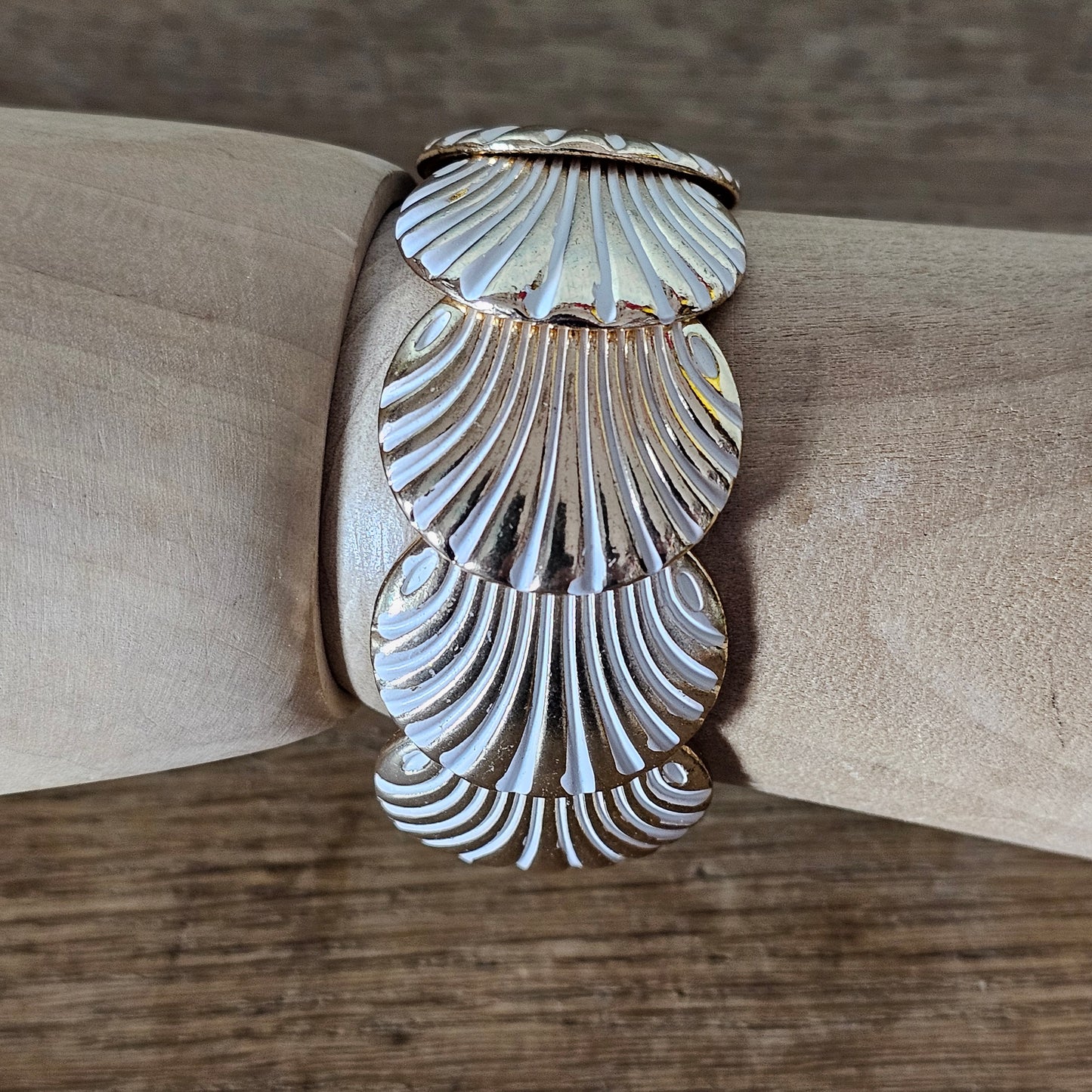 1980s gold-tone & white enamel shell panel stretch bracelet