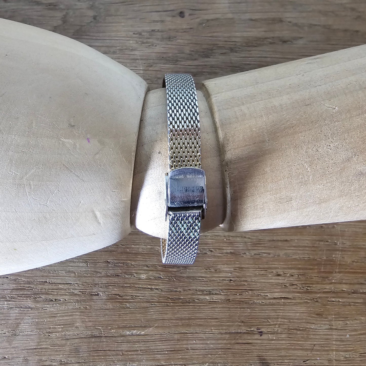 1976 Timex gold-tone oval dial ladies watch with metal mesh strap, plus original box & papers