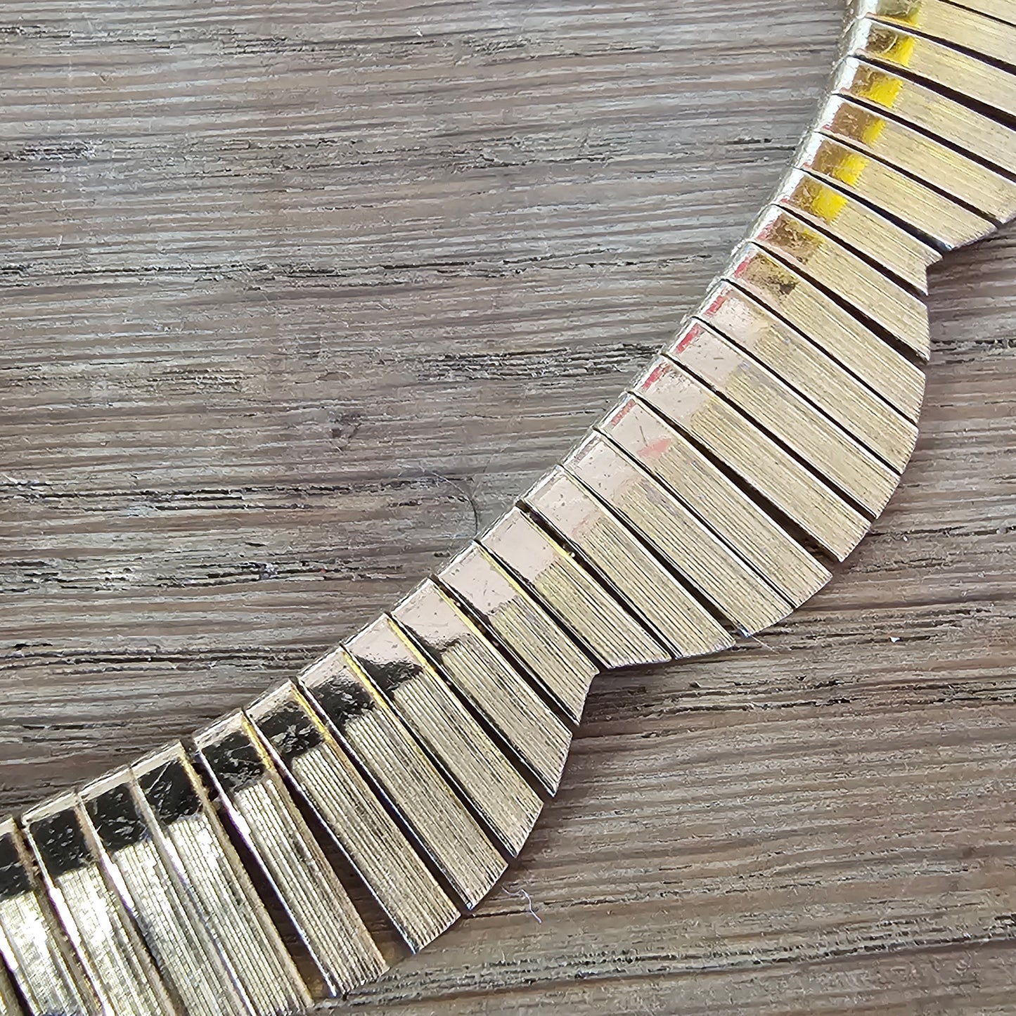 1980s/90s gold-tone articulated scalloped fringe link necklace