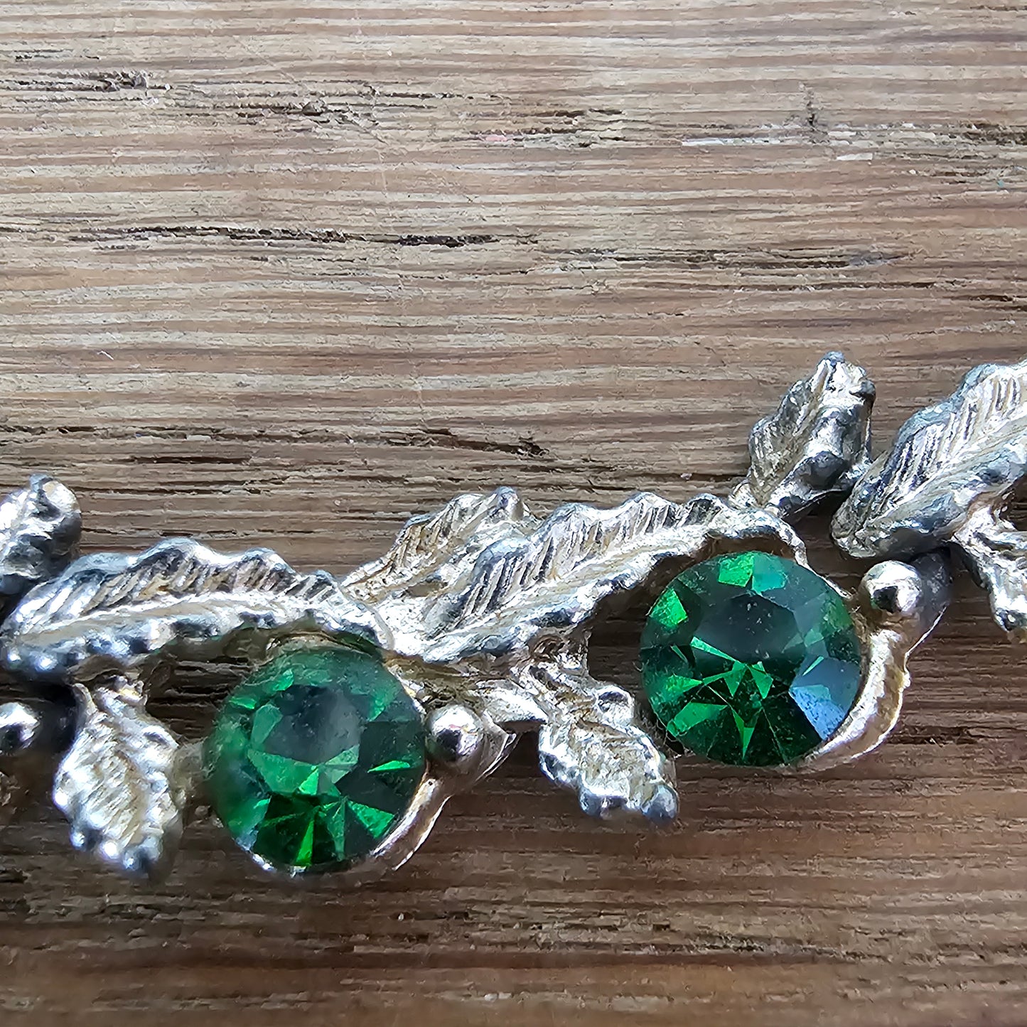 1950s/60s silver-tone green rhinestone leaf garland necklace