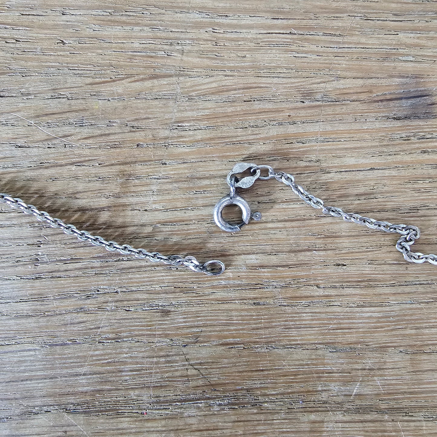 Vintage sterling silver delicate crown charm necklace