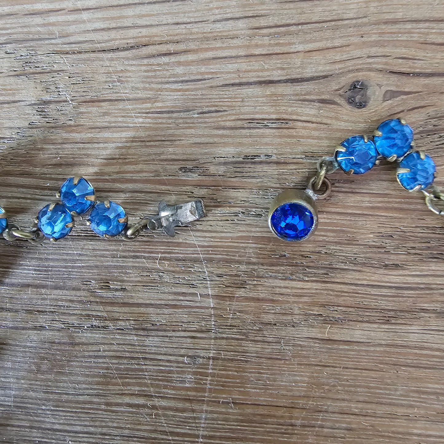 1950s gold-tone & sapphire blue rhinestone prong set necklace