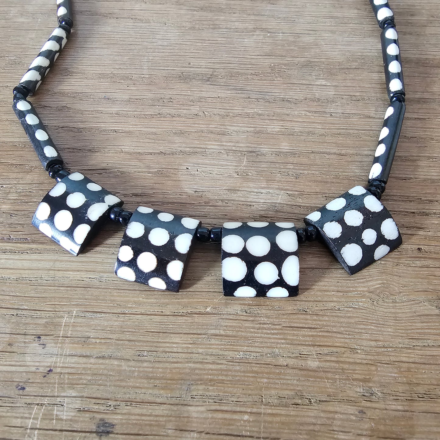 1970s/80s African style black & white polka dot bone bead tribal necklace