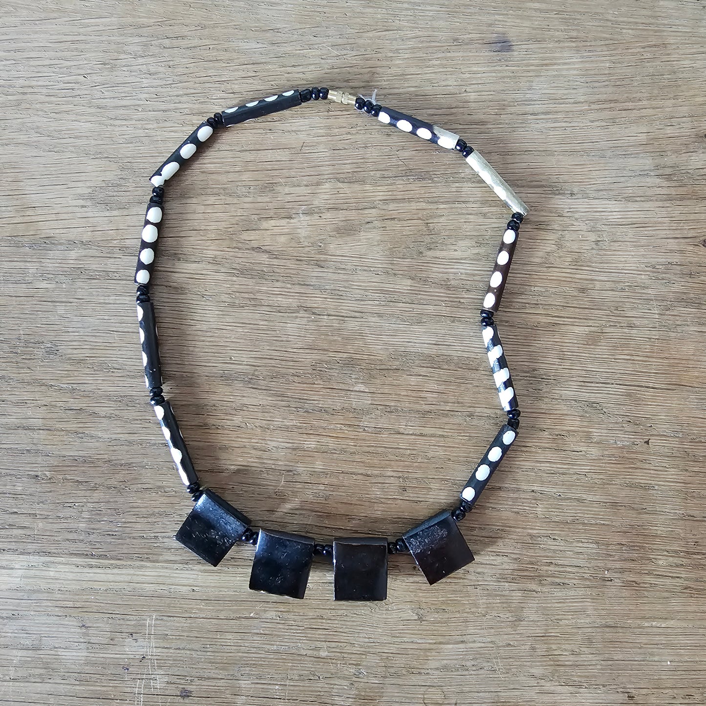1970s/80s African style black & white polka dot bone bead tribal necklace