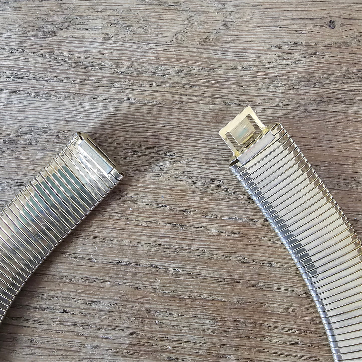 1980s Egyptian revival gold tone ribbed choker statement necklace