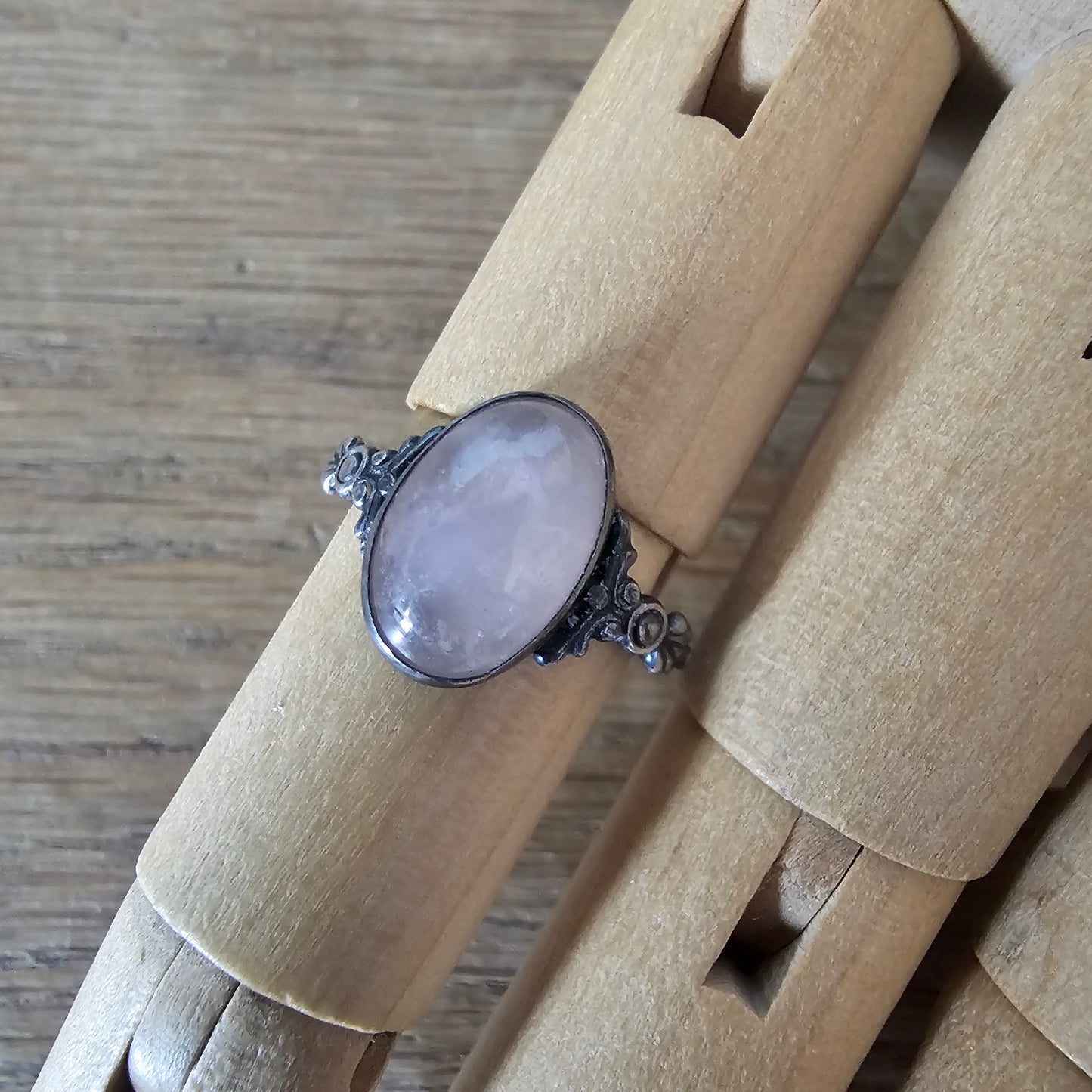 1950s/60s rose quartz bead necklace with matching ring and earrings set