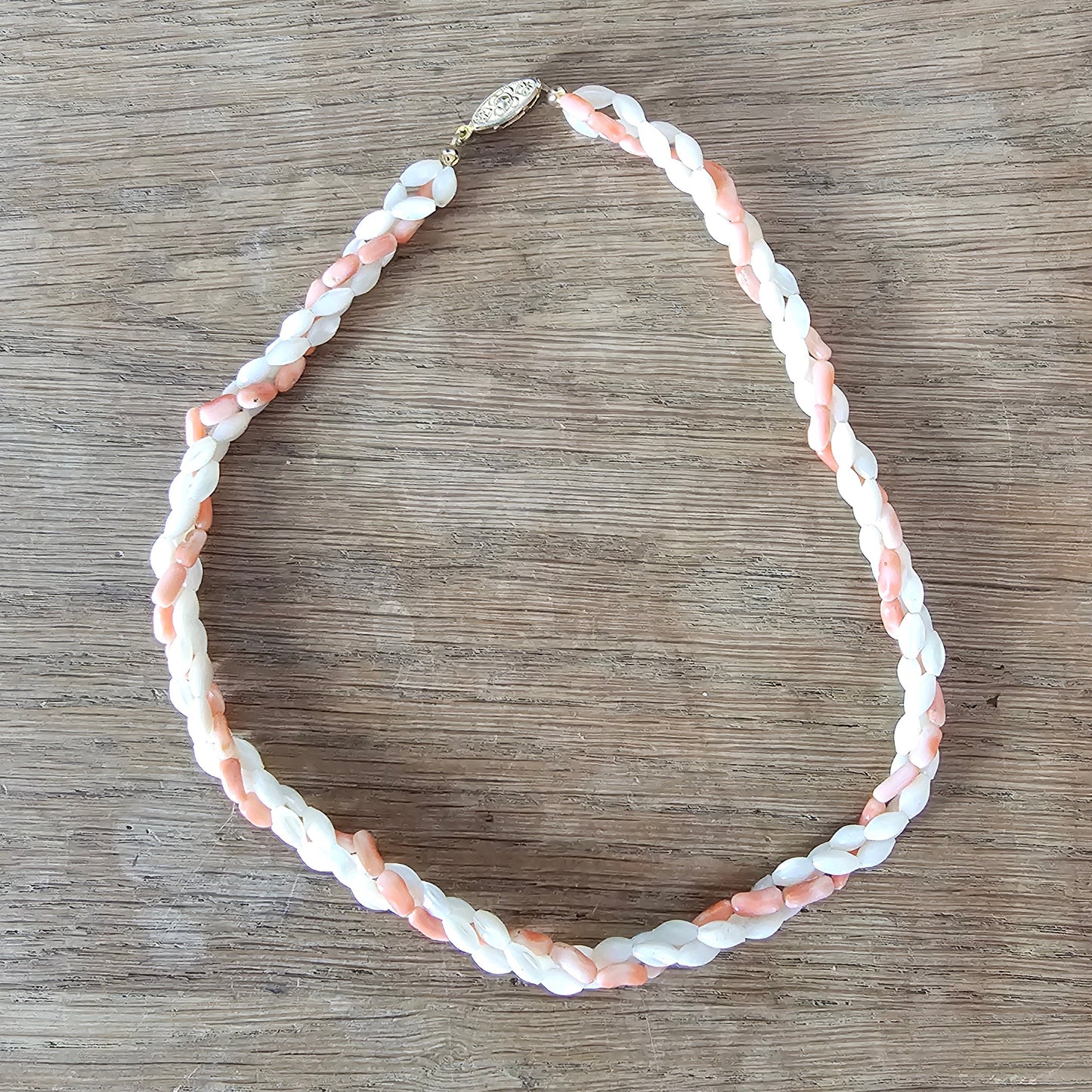 1950s twisted milk glass & peach bead necklace