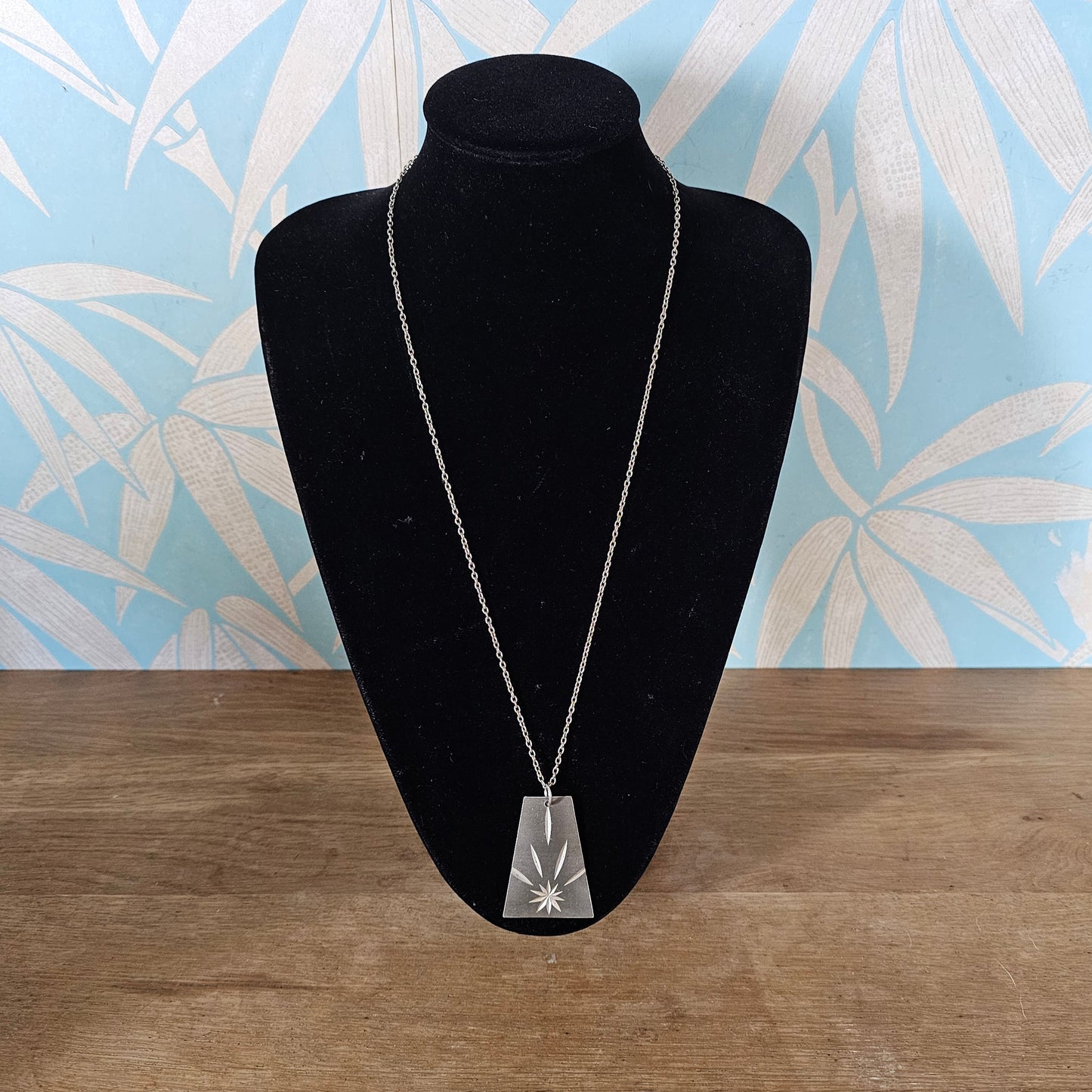 1970s stainless steel modernist starburst pendant necklace