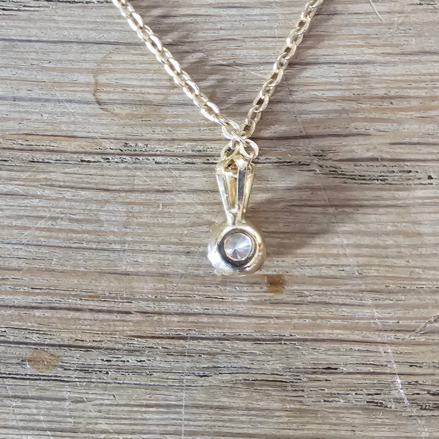 1980s/90s gold-tone solitaire pendant necklace