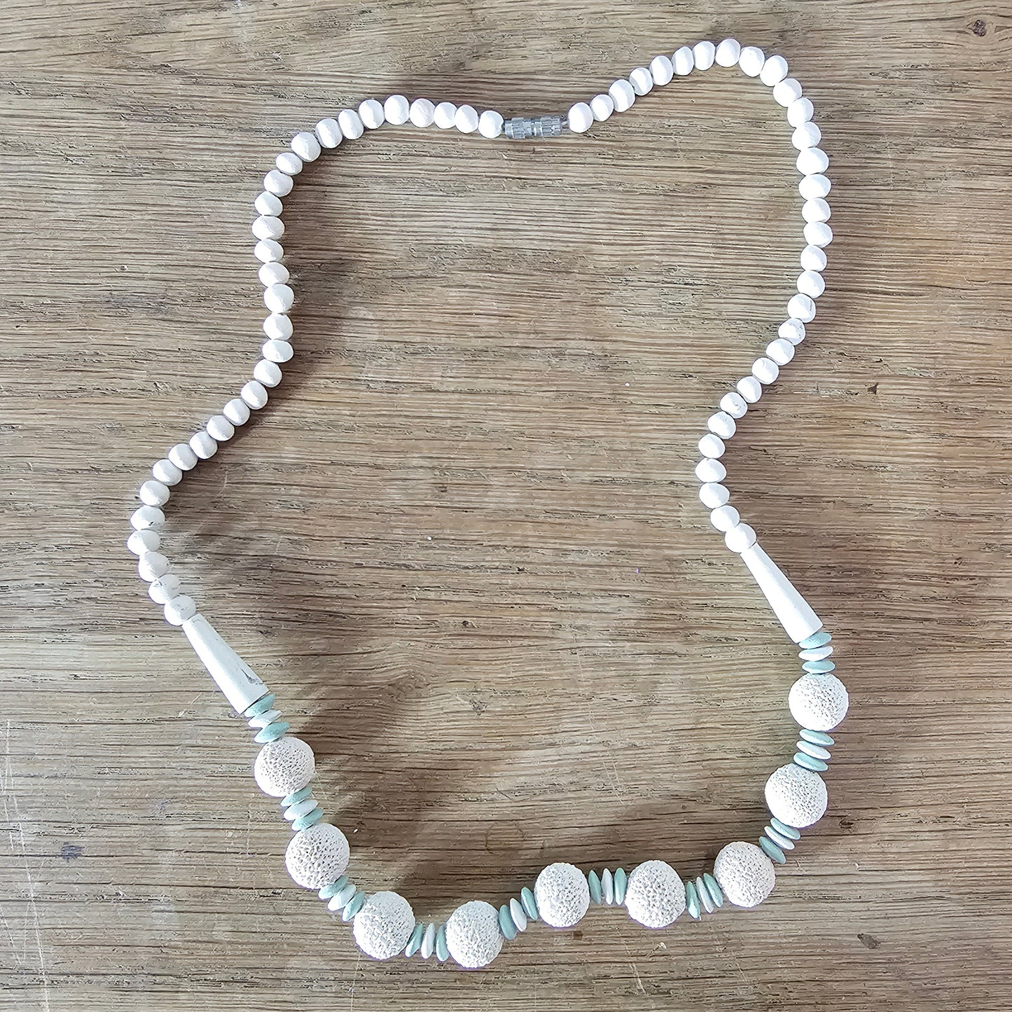 1980s/90s cream & pale blue textured ceramic bead tribal style necklace
