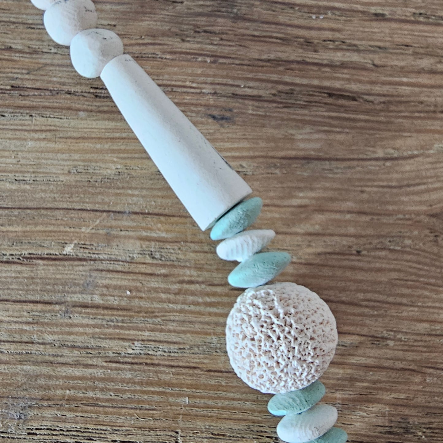 1980s/90s cream & pale blue textured ceramic bead tribal style necklace