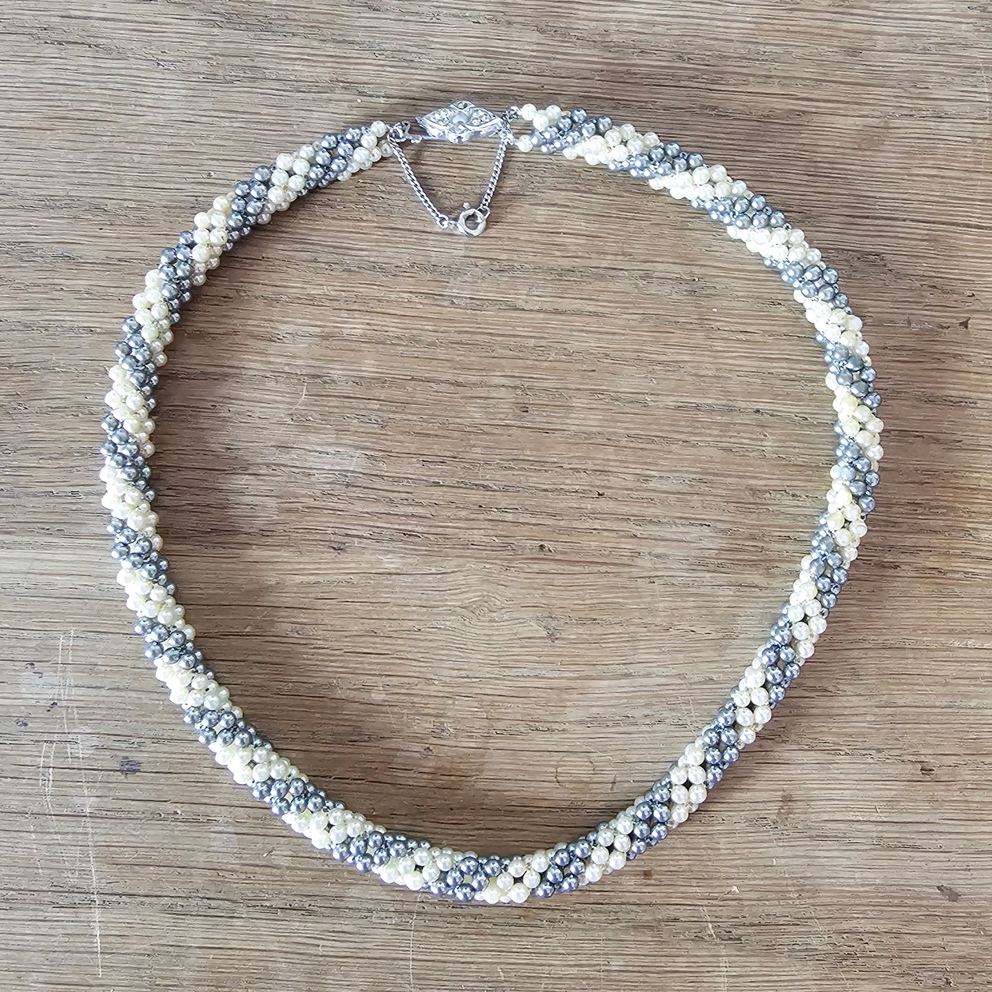 1970s faux pearl & silver-tone twisted bead collar necklace