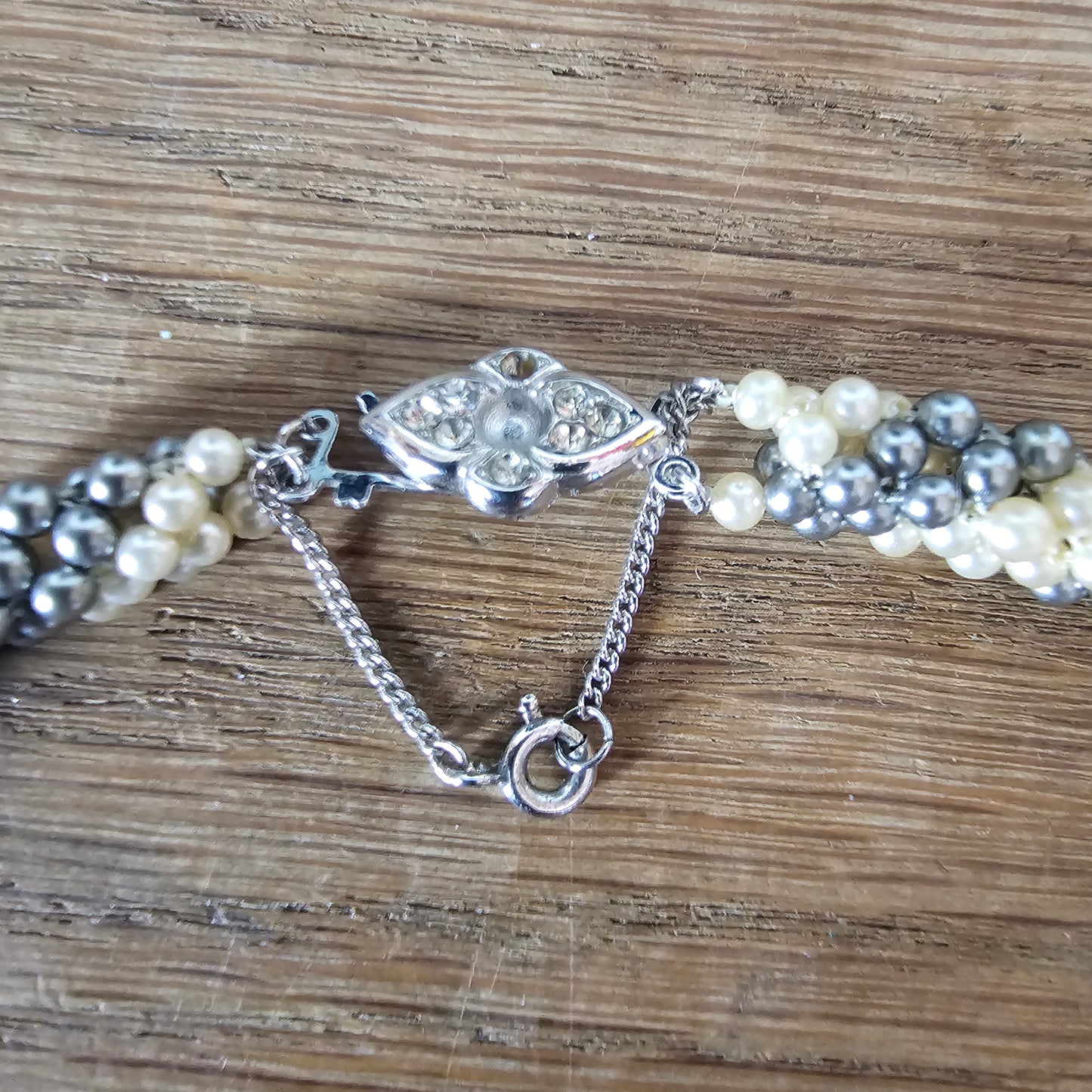 1970s faux pearl & silver-tone twisted bead collar necklace