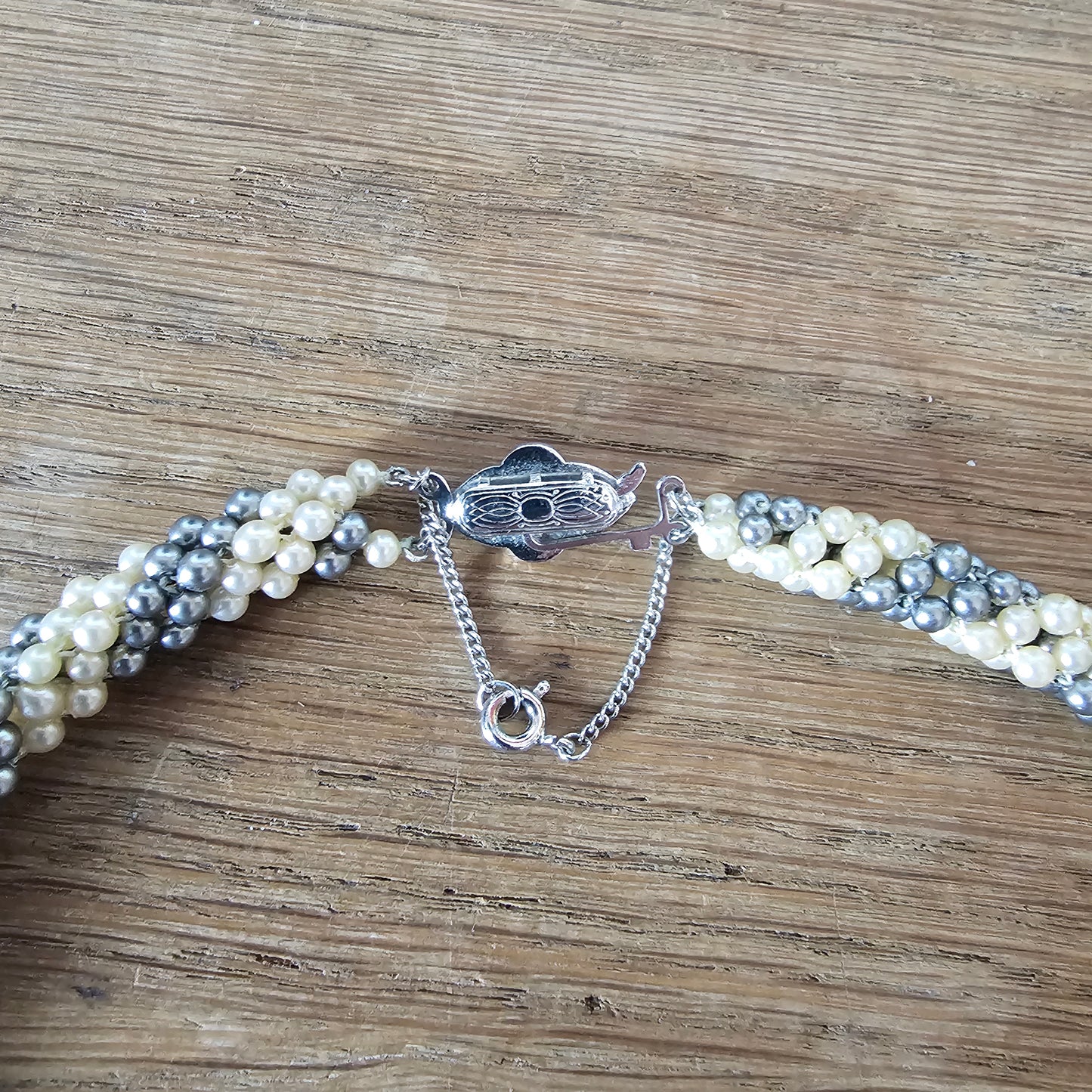 1970s faux pearl & silver-tone twisted bead collar necklace