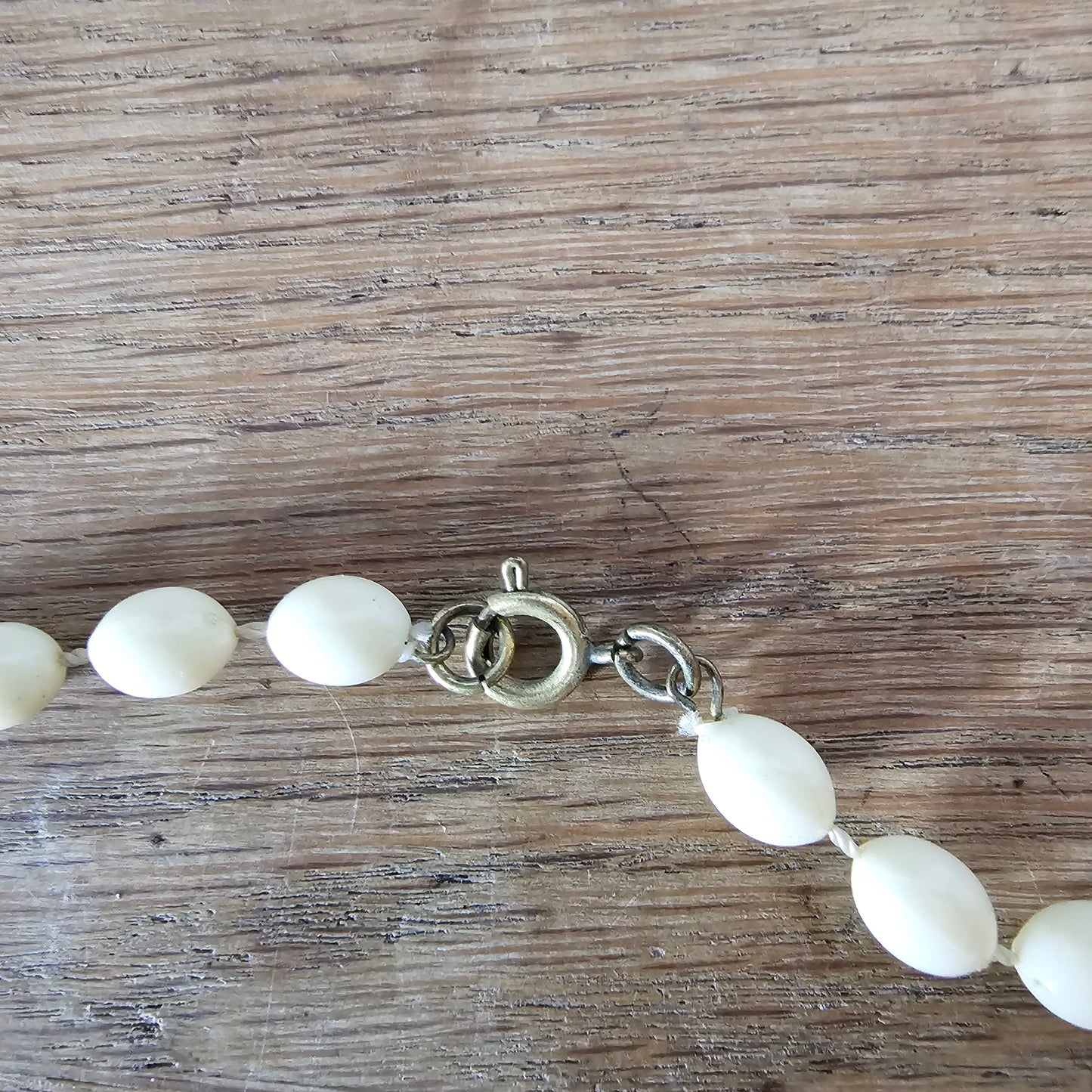 1960s/70s cream plastic oval bead necklace