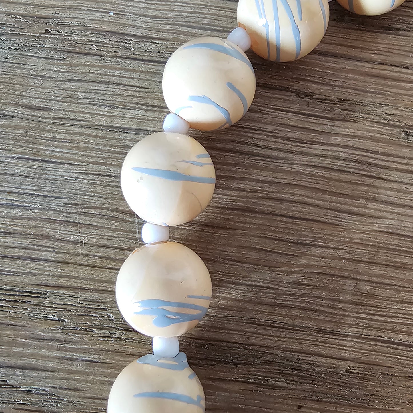 1980s peach & grey marbled abstract splatter bead necklace