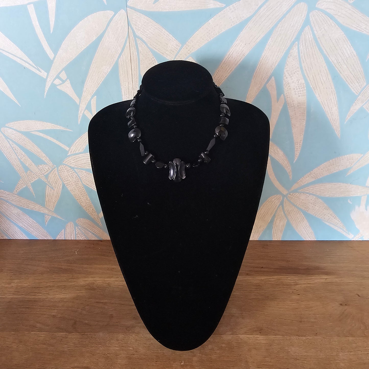 1980s black plastic geometric bead statement necklace