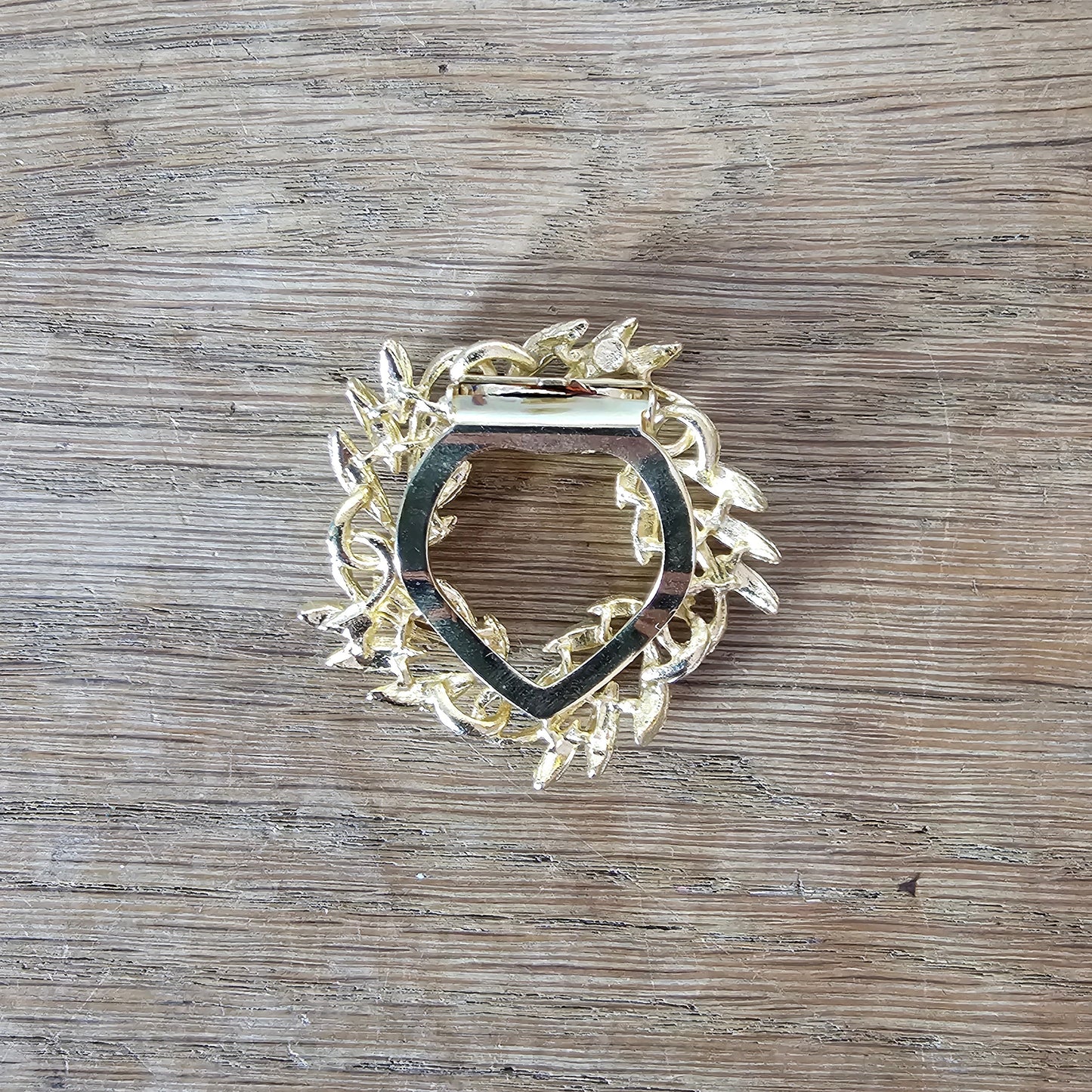 1980s gold-tone leaf wreath scarf ring