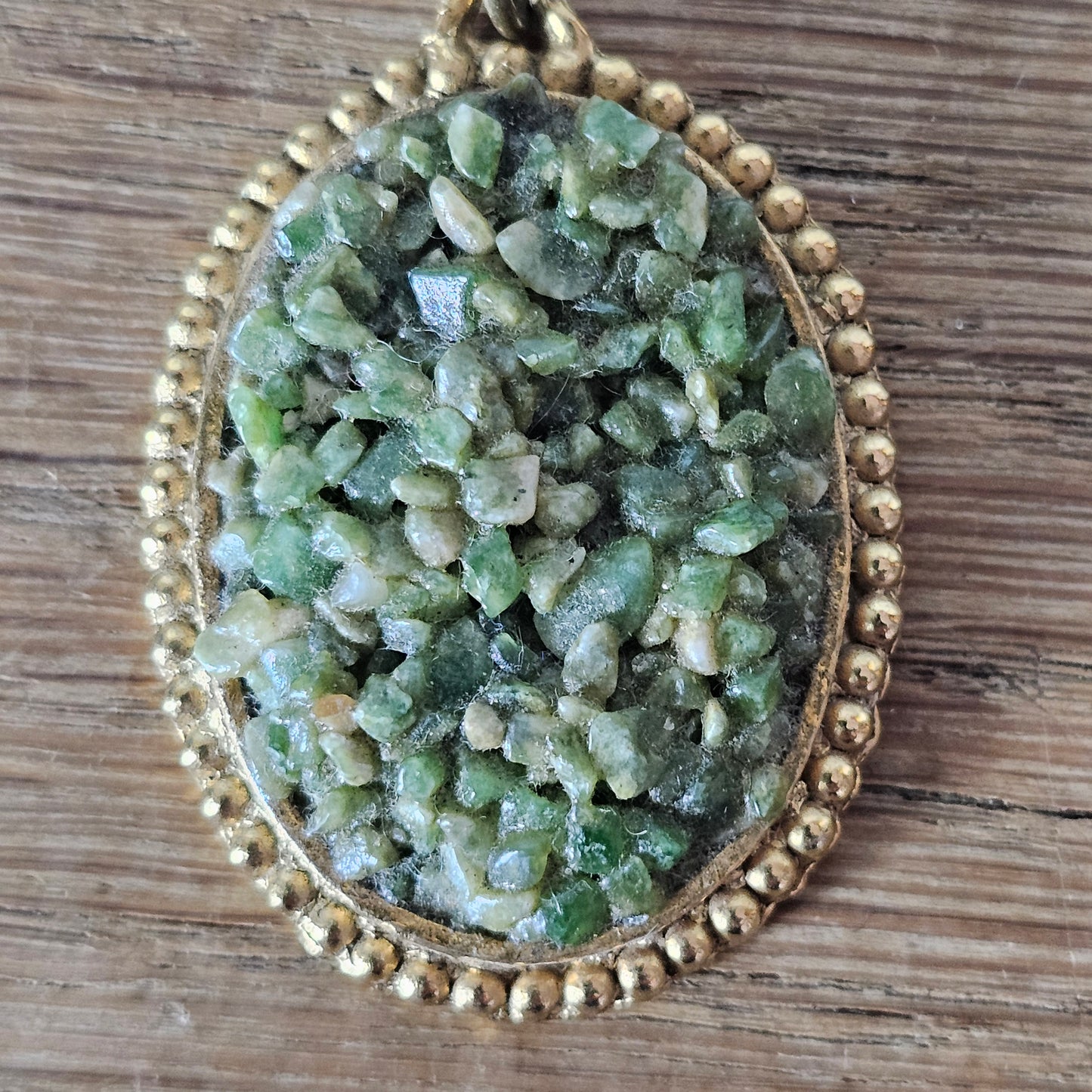 1970s gold-tone & green aventurine chip stone pendant