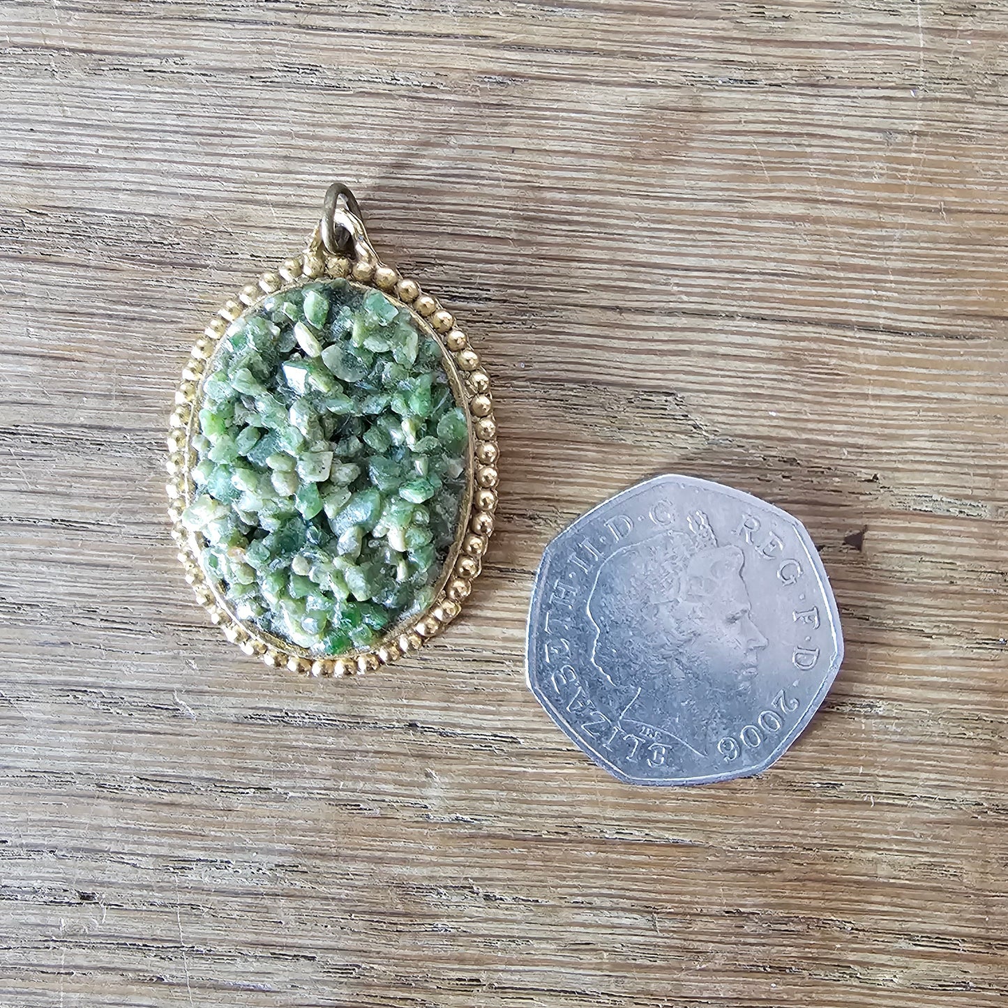 1970s gold-tone & green aventurine chip stone pendant