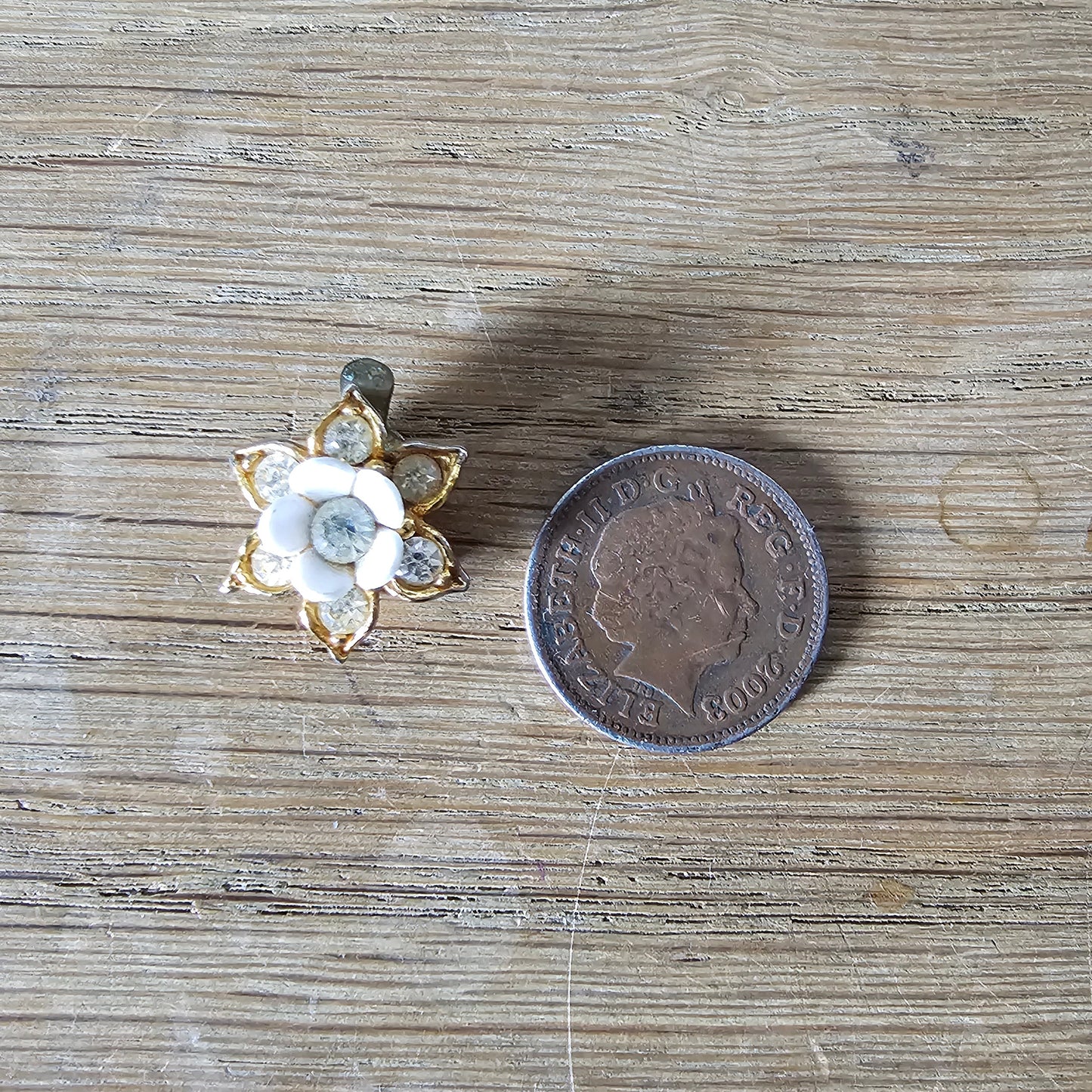1950s white flower & diamante leaf gold-tone clip-on earrings