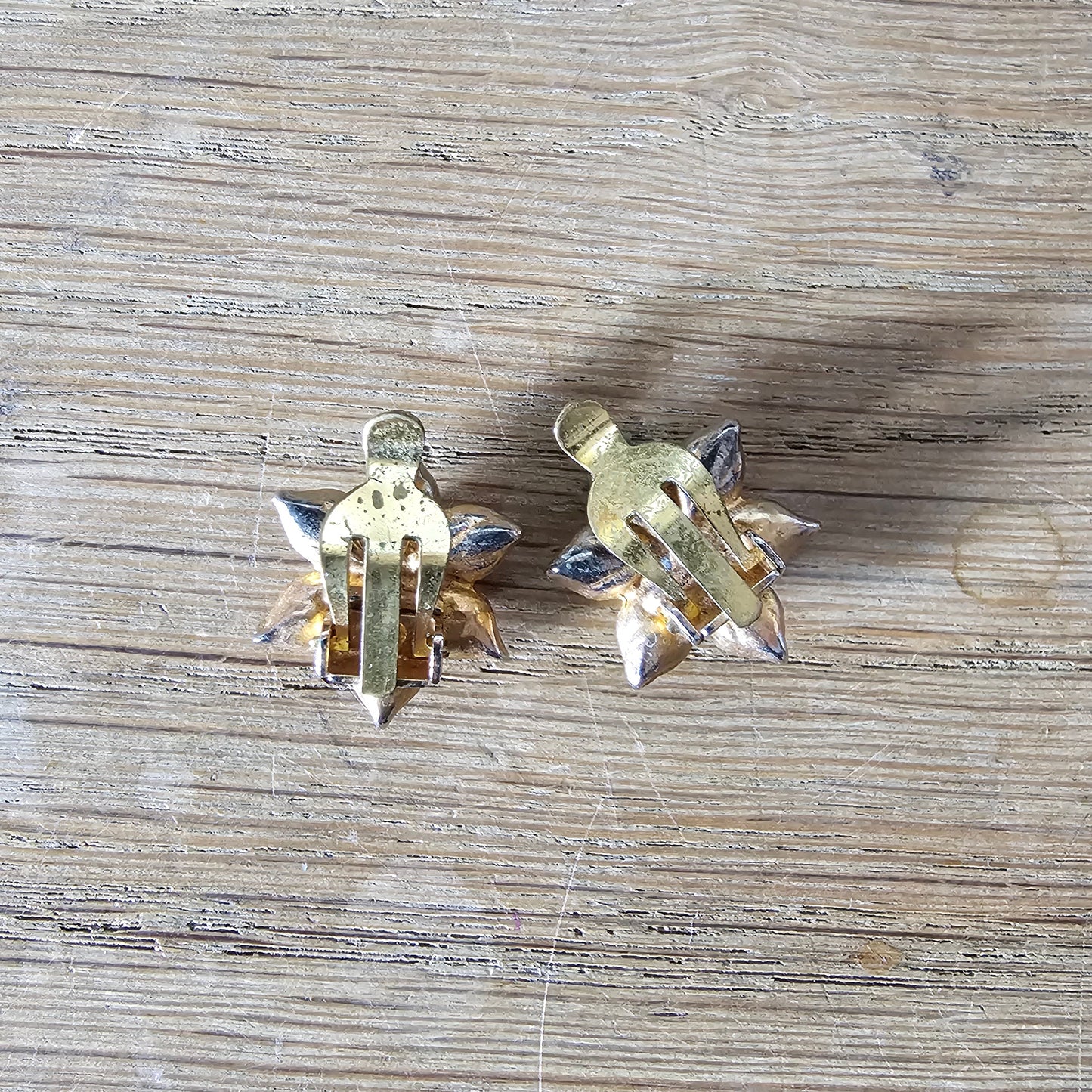 1950s white flower & diamante leaf gold-tone clip-on earrings