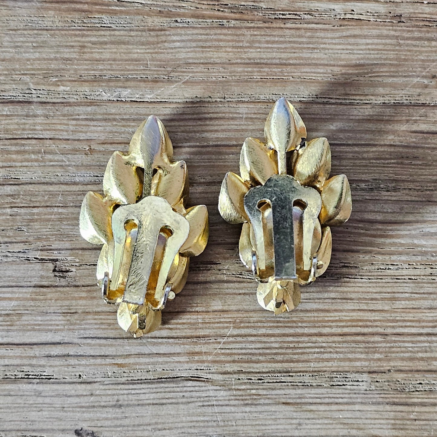 1960s Austrian gold-tone leaf & green glass cabochon clip-on earrings