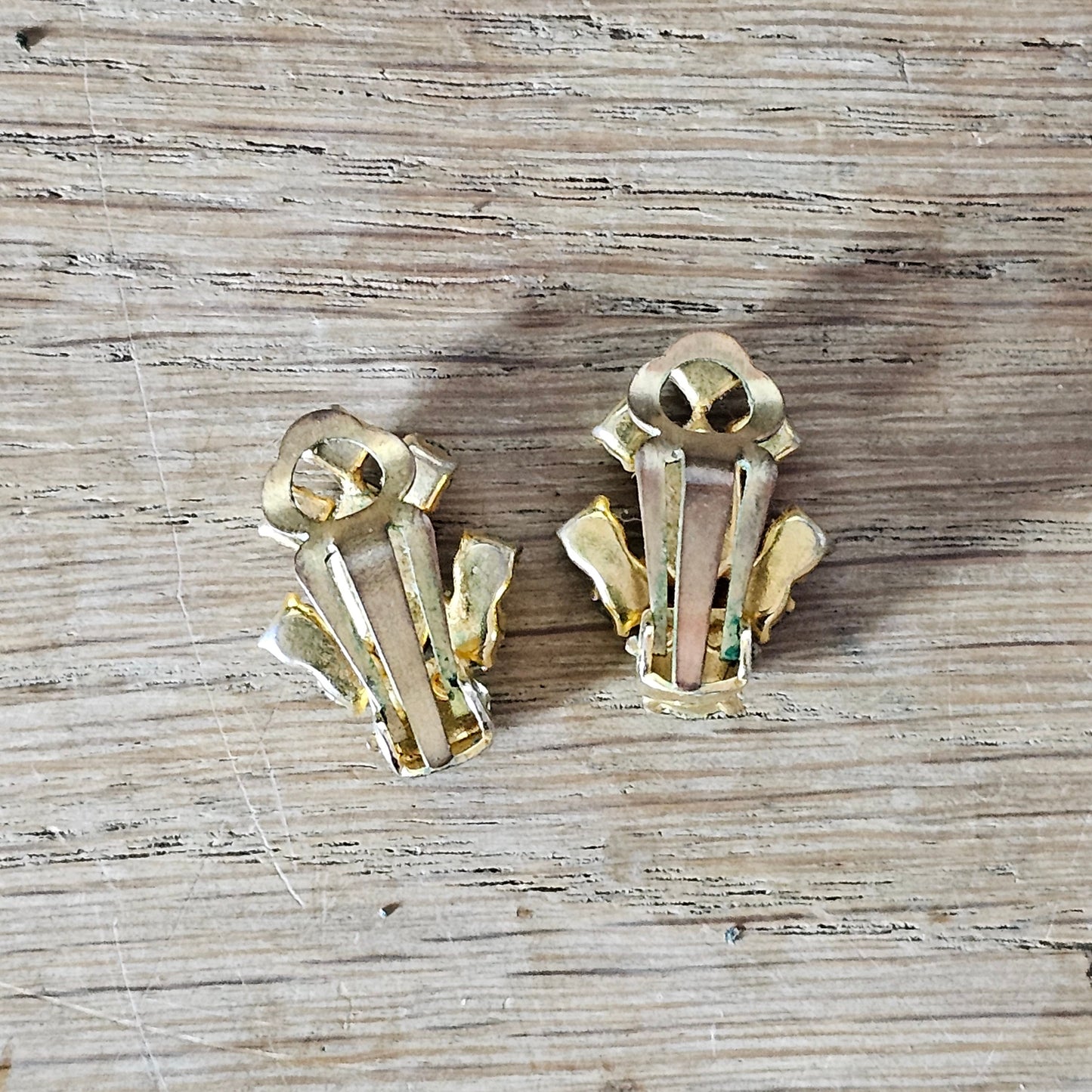 1950s green rhinestone & gold-tone clip-on earrings