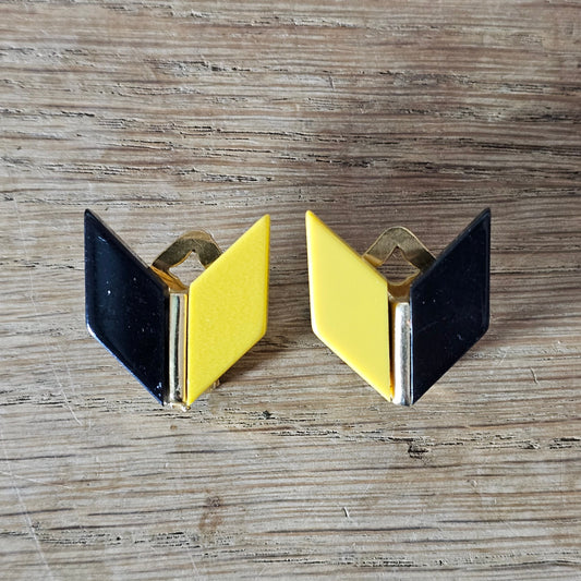 1980s black & mustard angular Lucite clip-on earrings