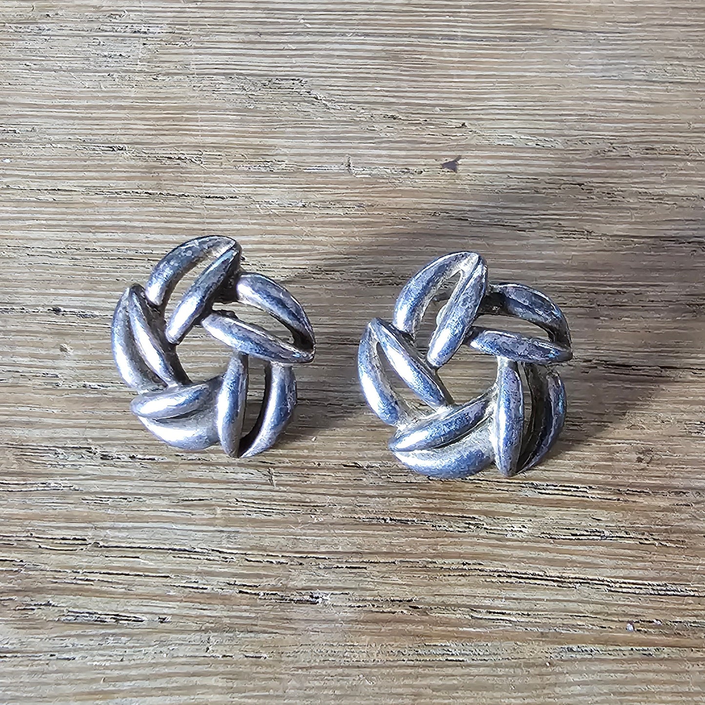 1980s silver tone interlocking link stud earrings