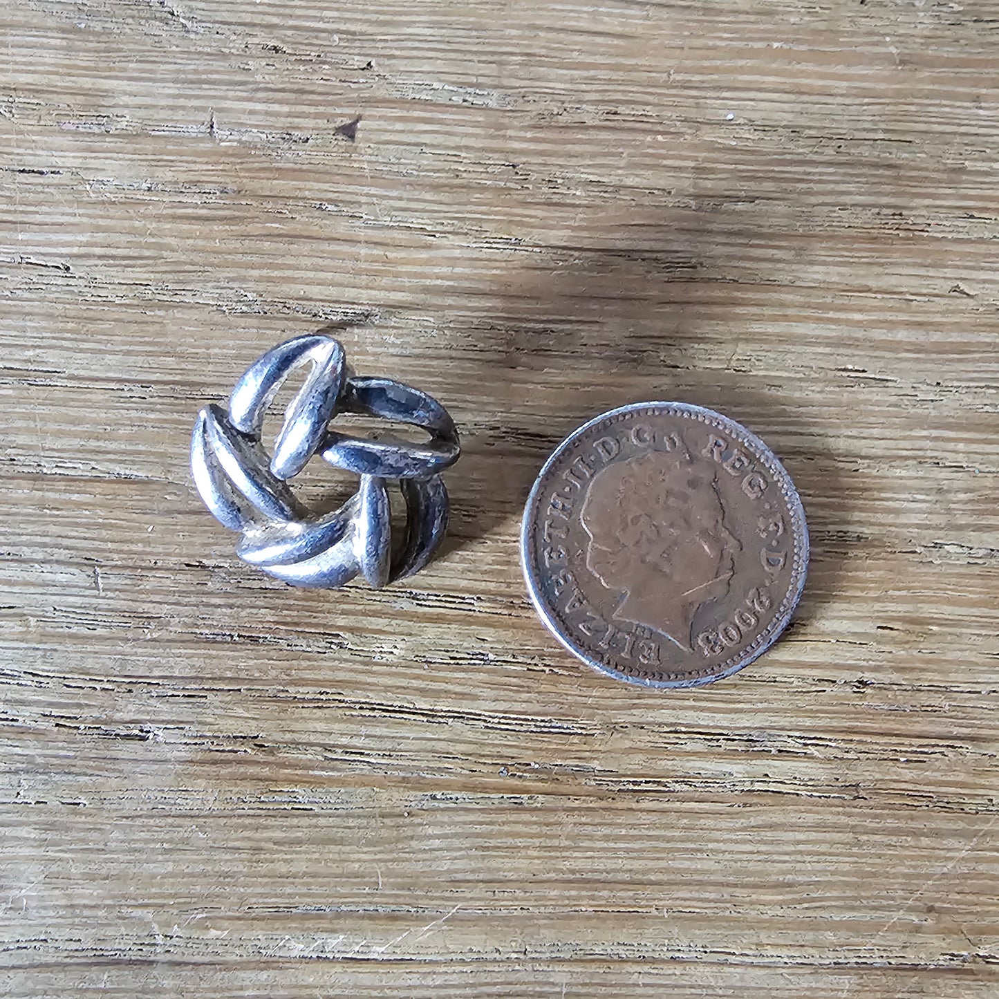 1980s silver tone interlocking link stud earrings