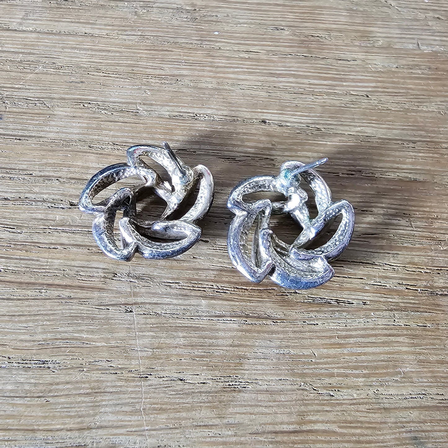 1980s silver tone interlocking link stud earrings