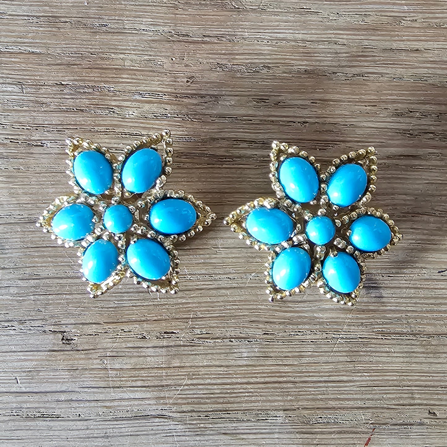 1960s large gold-tone & turquoise cabochon flower clip-on earrings