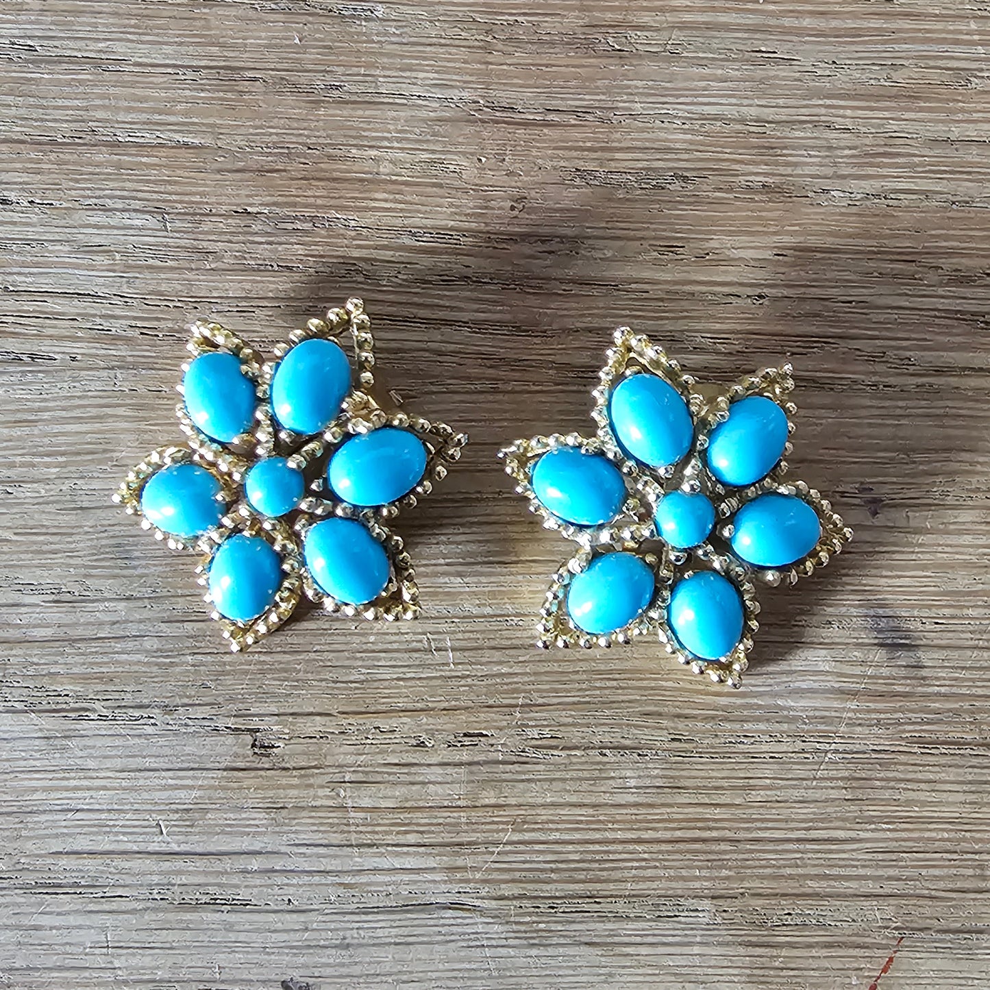 1960s large gold-tone & turquoise cabochon flower clip-on earrings