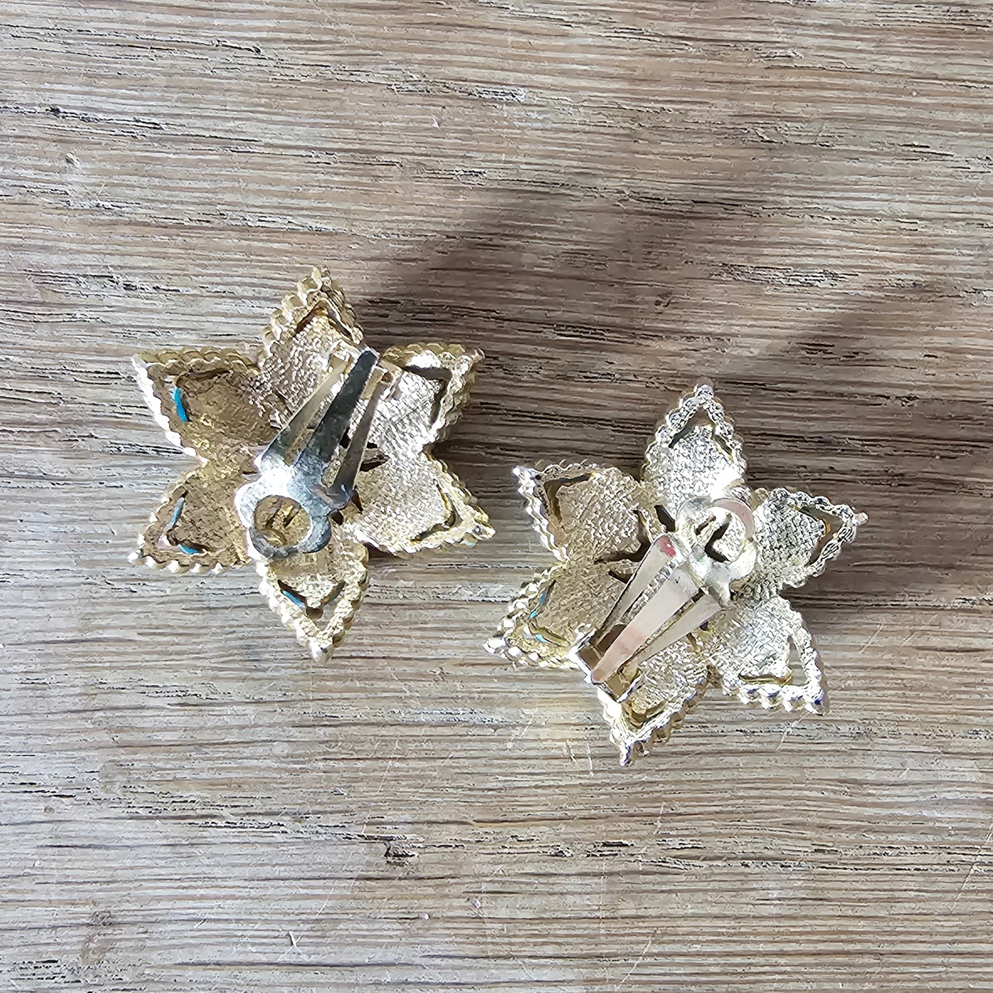 1960s large gold-tone & turquoise cabochon flower clip-on earrings