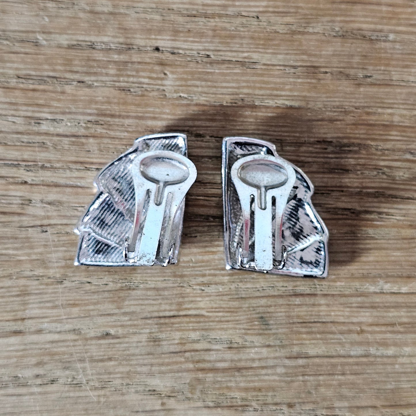 1980s black enamel & silver-tone fan clip-on earrings