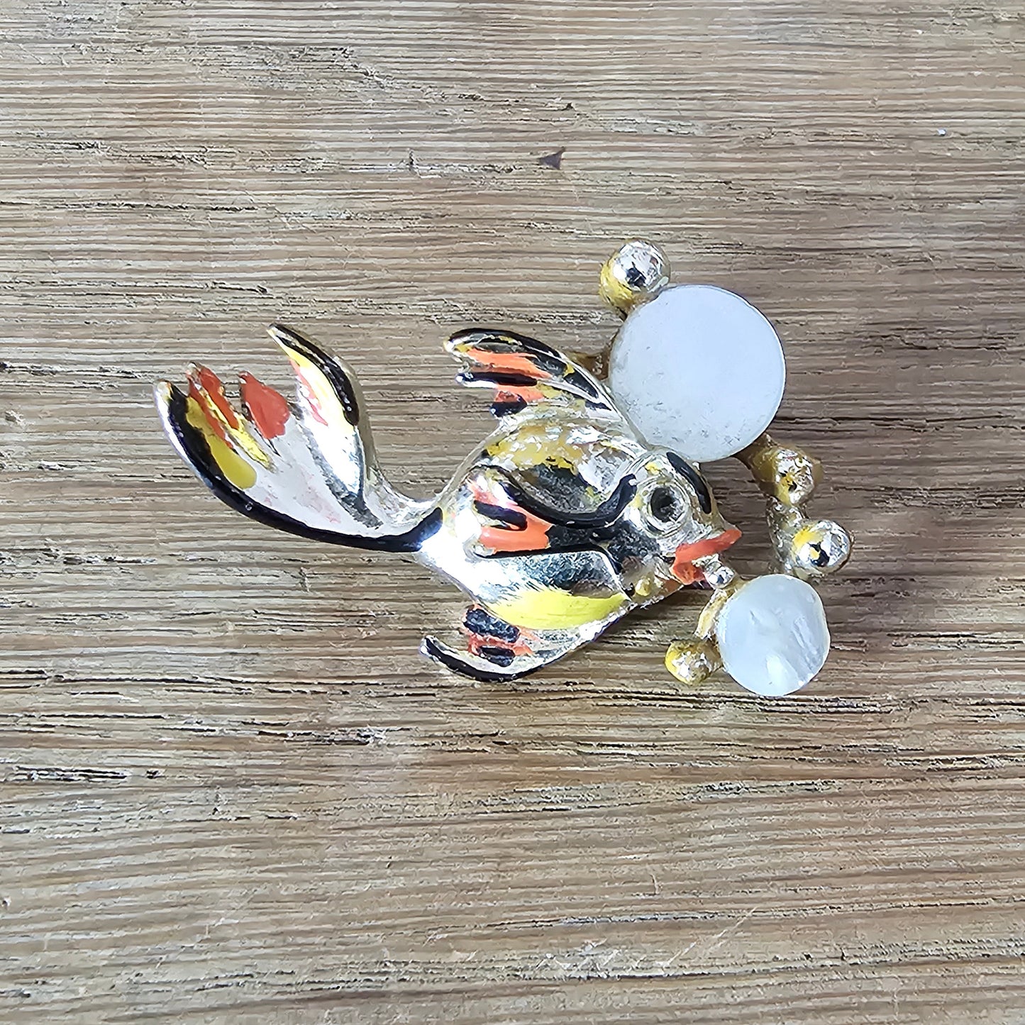 1950s gold-tone & enamel fish brooch with Mother of Pearl bubbles
