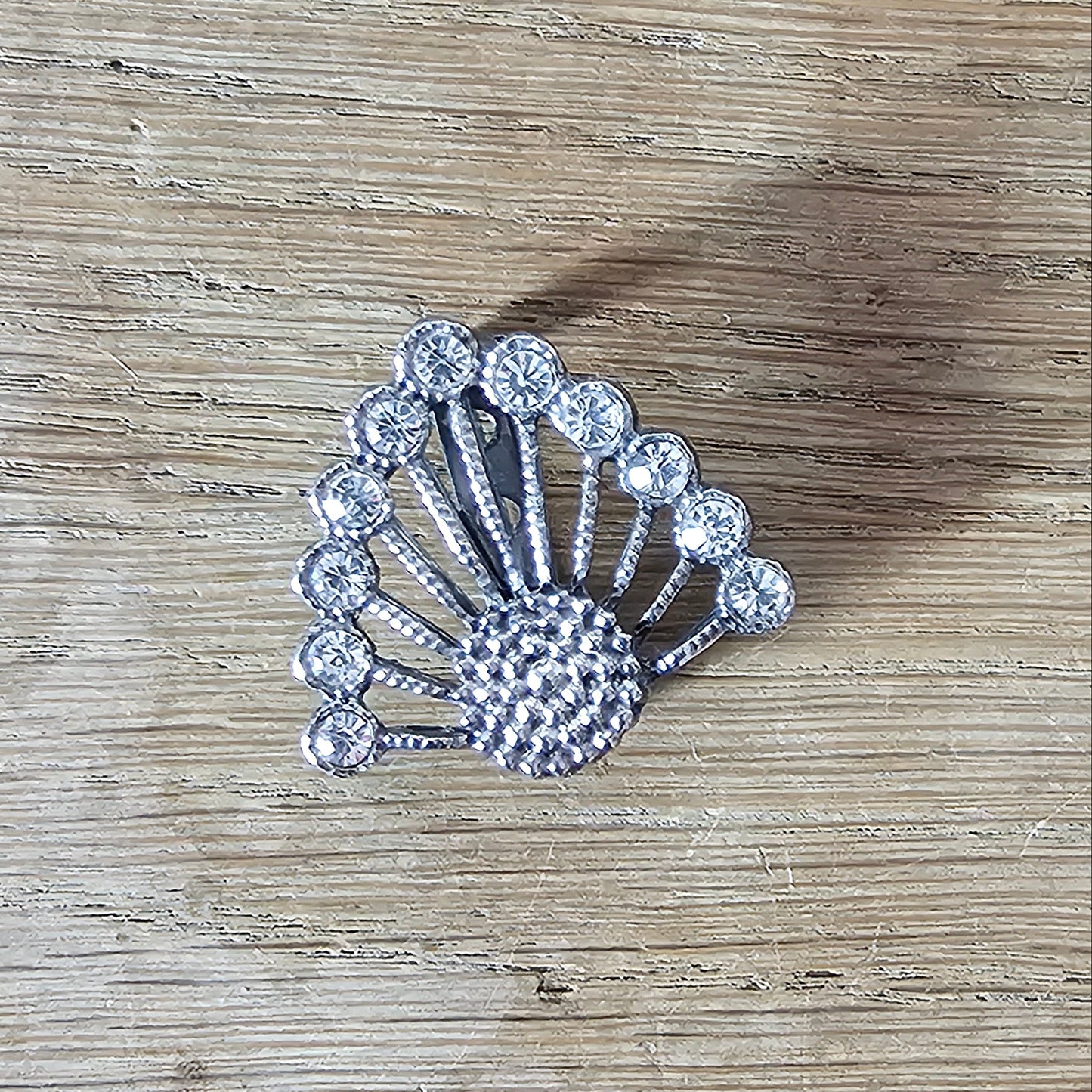 1980s Art Deco-style silver-tone anthemion fan brooch with crystal rhinestones