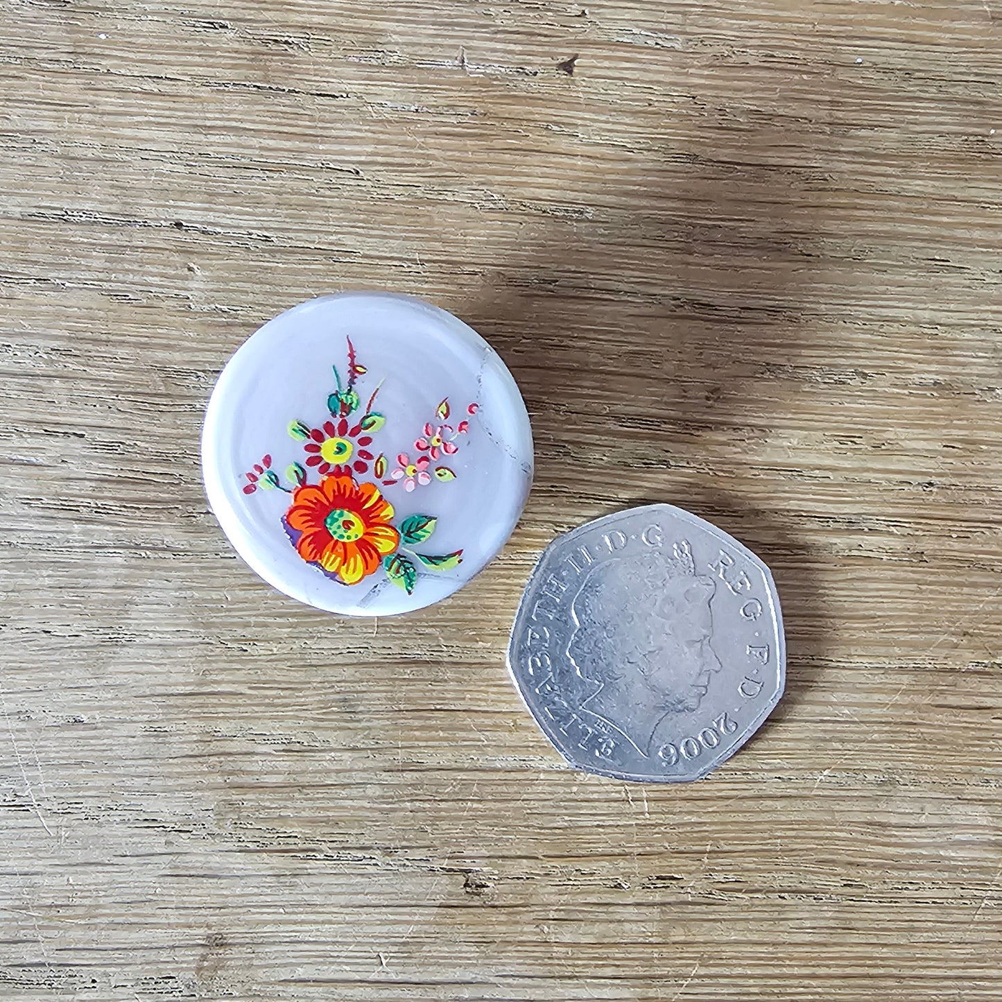 1940s/50s round hand-painted flowers on marbled resin brooch