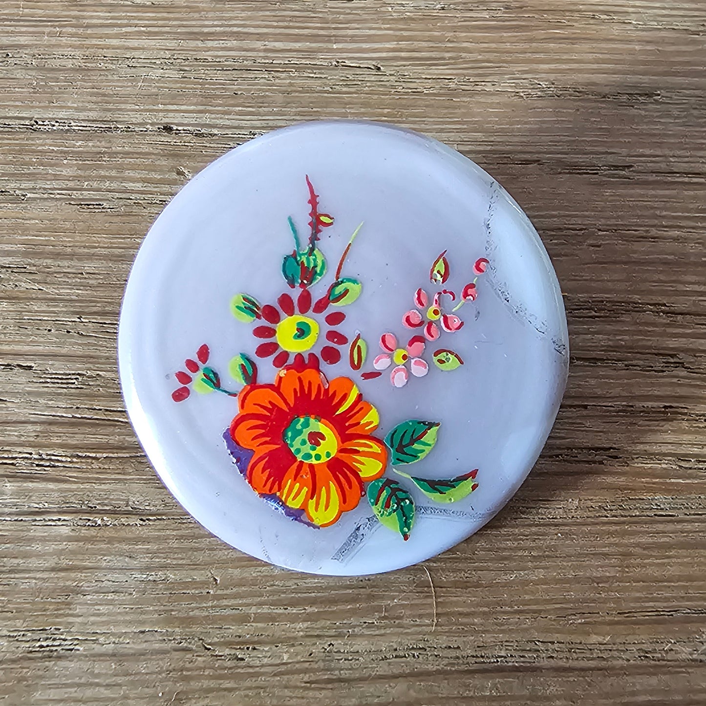 1940s/50s round hand-painted flowers on marbled resin brooch