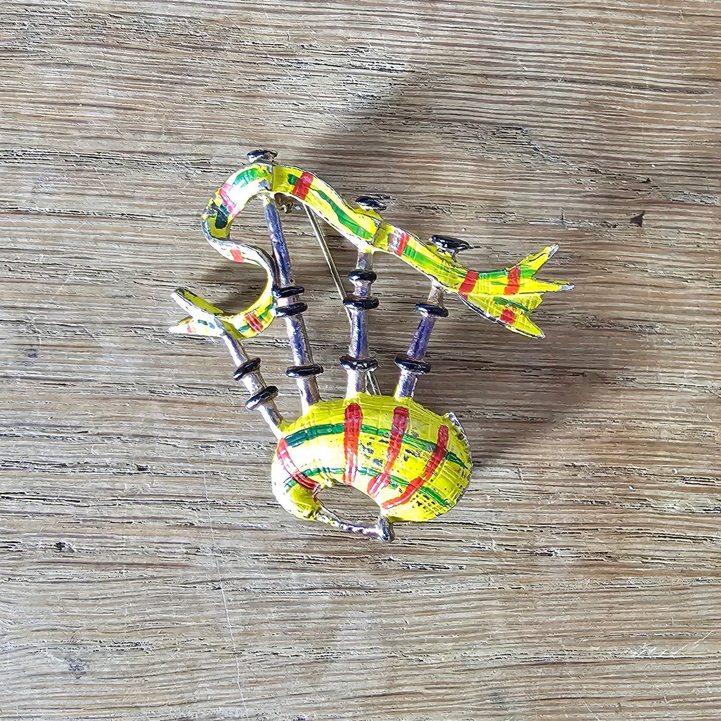 1930s/40s hand-painted yellow tartan Scottish bagpipes brooch