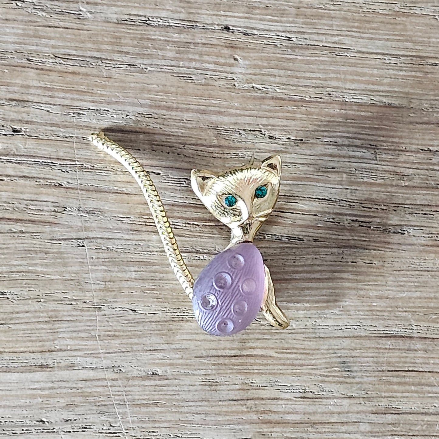 1960s Ges Gesch, Germany gold-tone lilac glass jelly belly kitten brooch, stamped