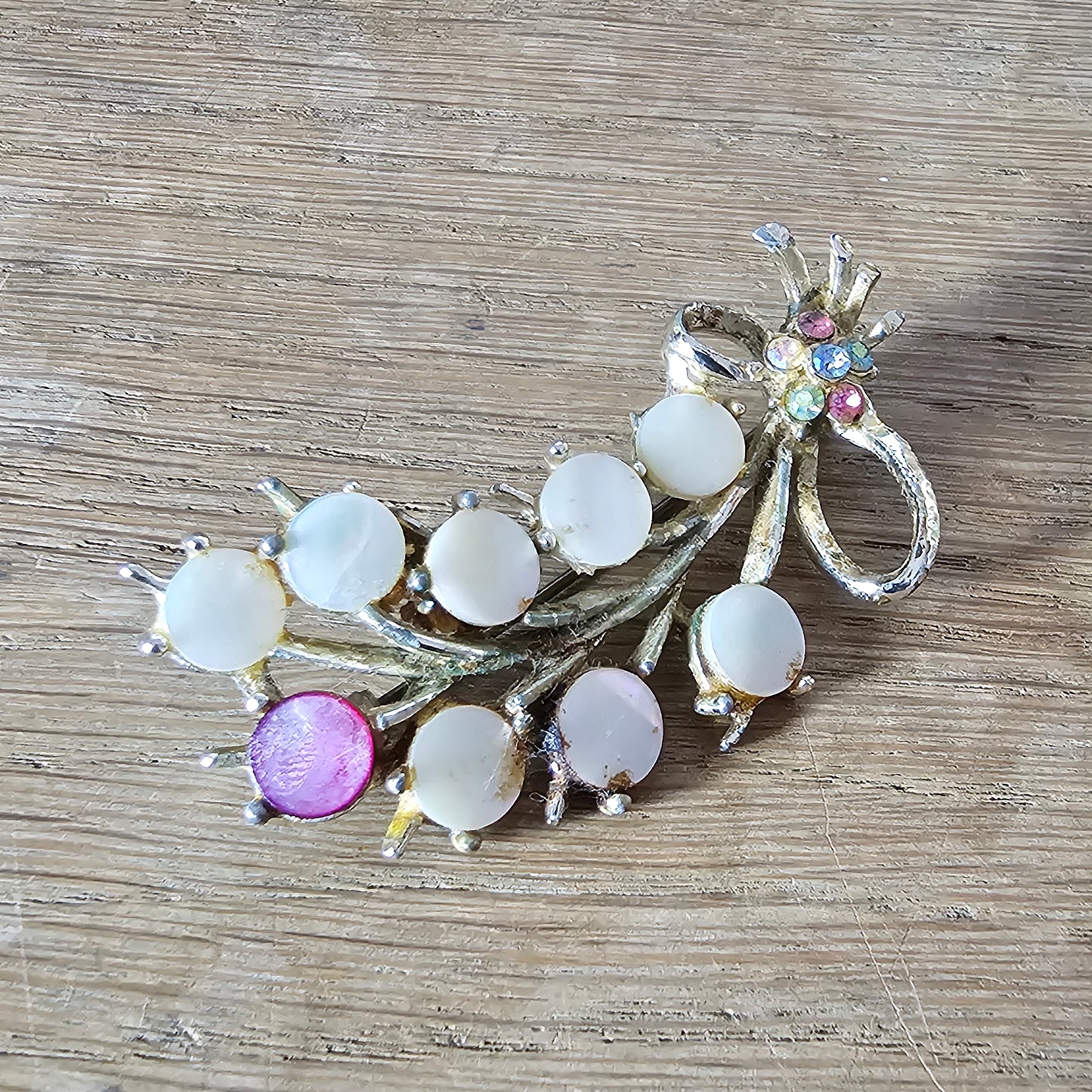 1960s leaf sprig brooch with pearlescent cabochon/flat disc detail