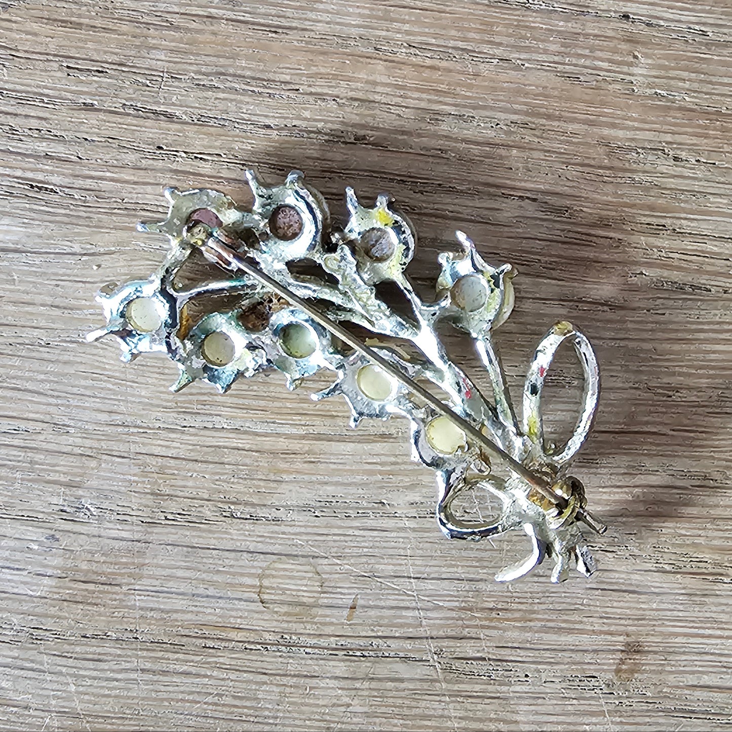 1960s leaf sprig brooch with pearlescent cabochon/flat disc detail