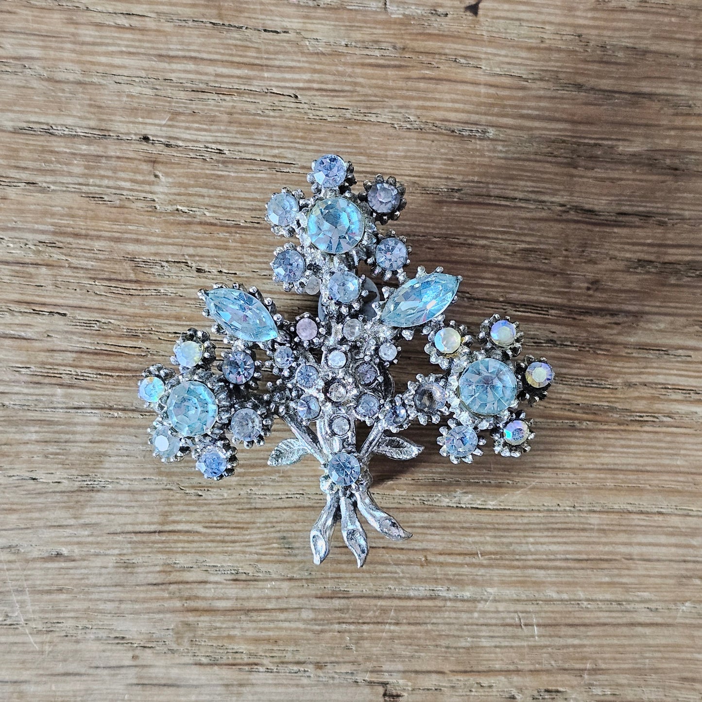 1950s/60s silver-tone & diamanté floral spray brooch