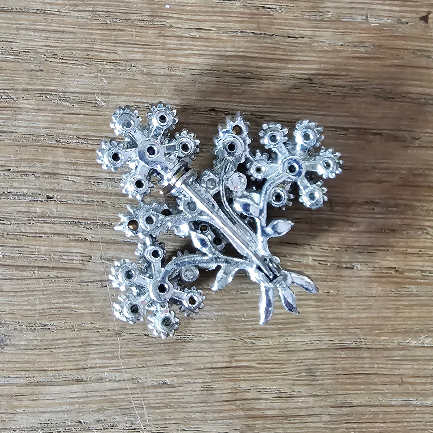 1950s/60s silver-tone & diamanté floral spray brooch