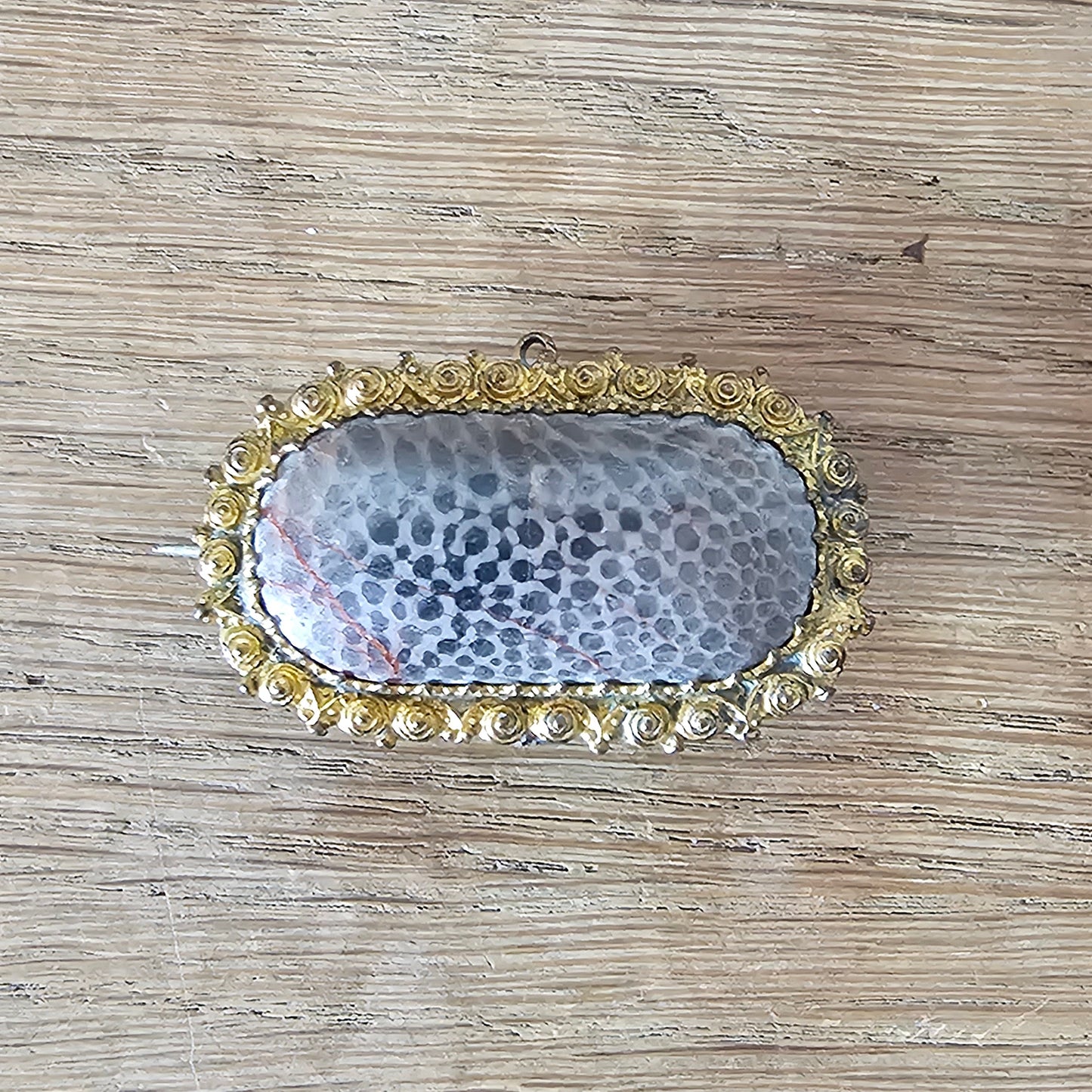 1940s Victorian-style fossil coral cabochon brooch pendant